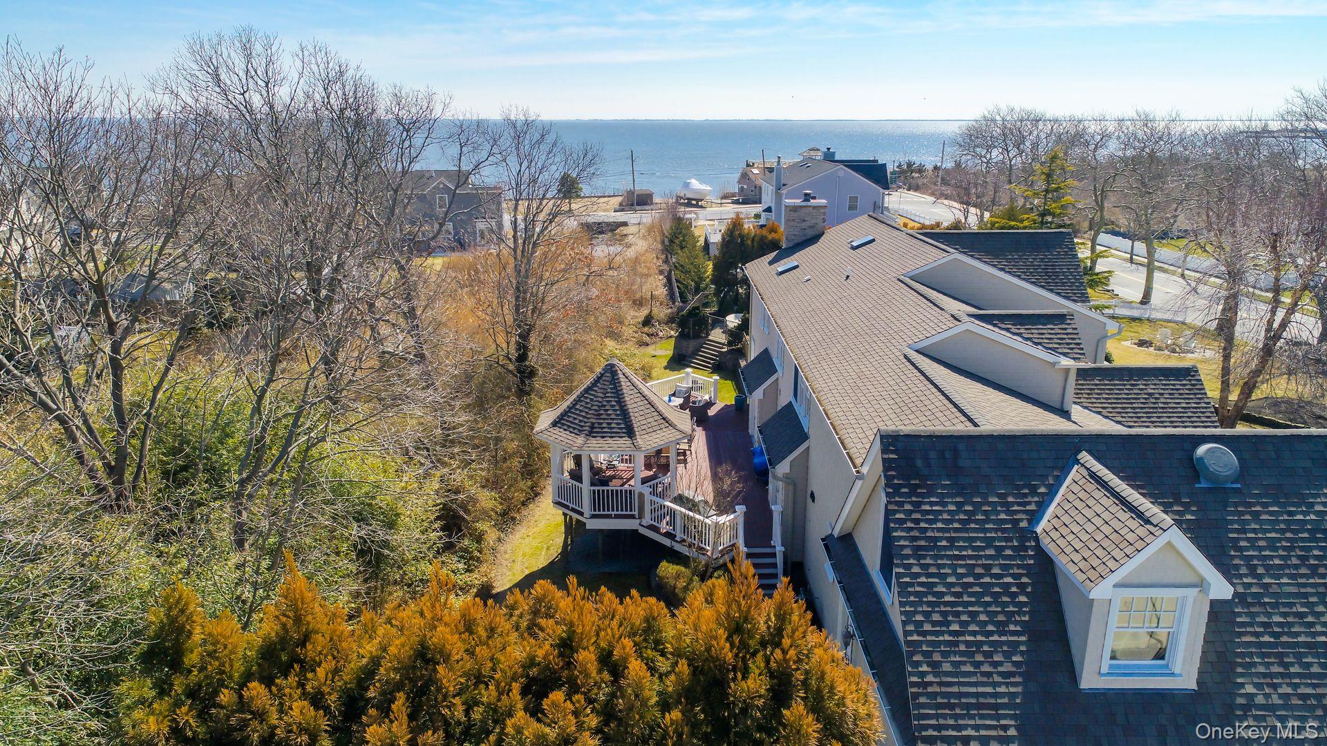 45 Blue Point Avenue — photo 44