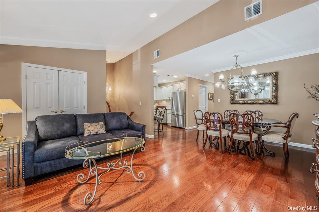 1130 Savoy Drive — photo 9