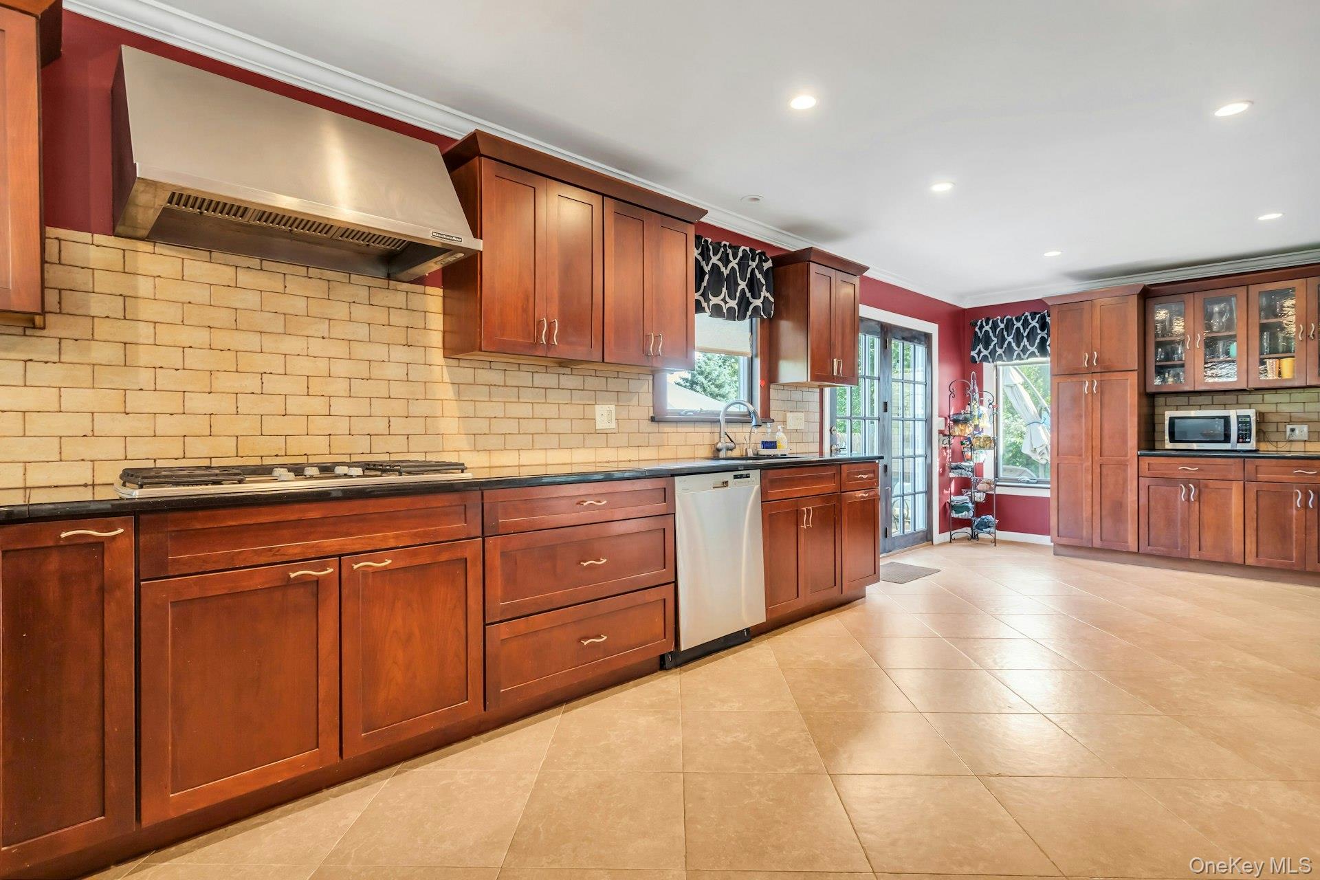 22 Bryce Avenue — photo 15