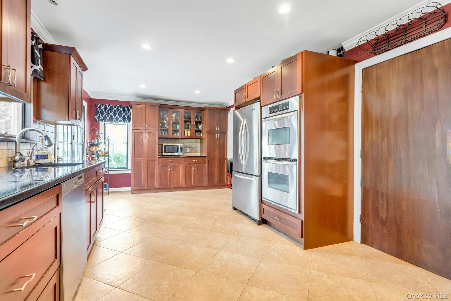 22 Bryce Avenue — photo 16