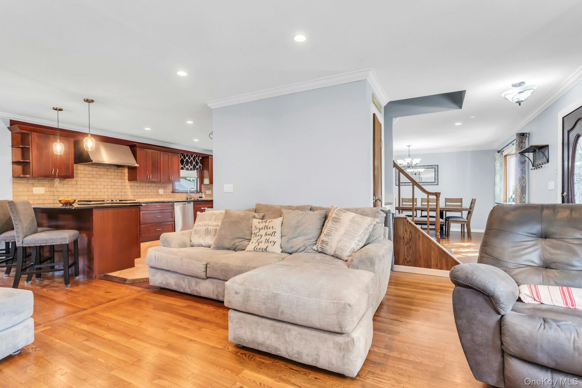 22 Bryce Avenue — photo 9