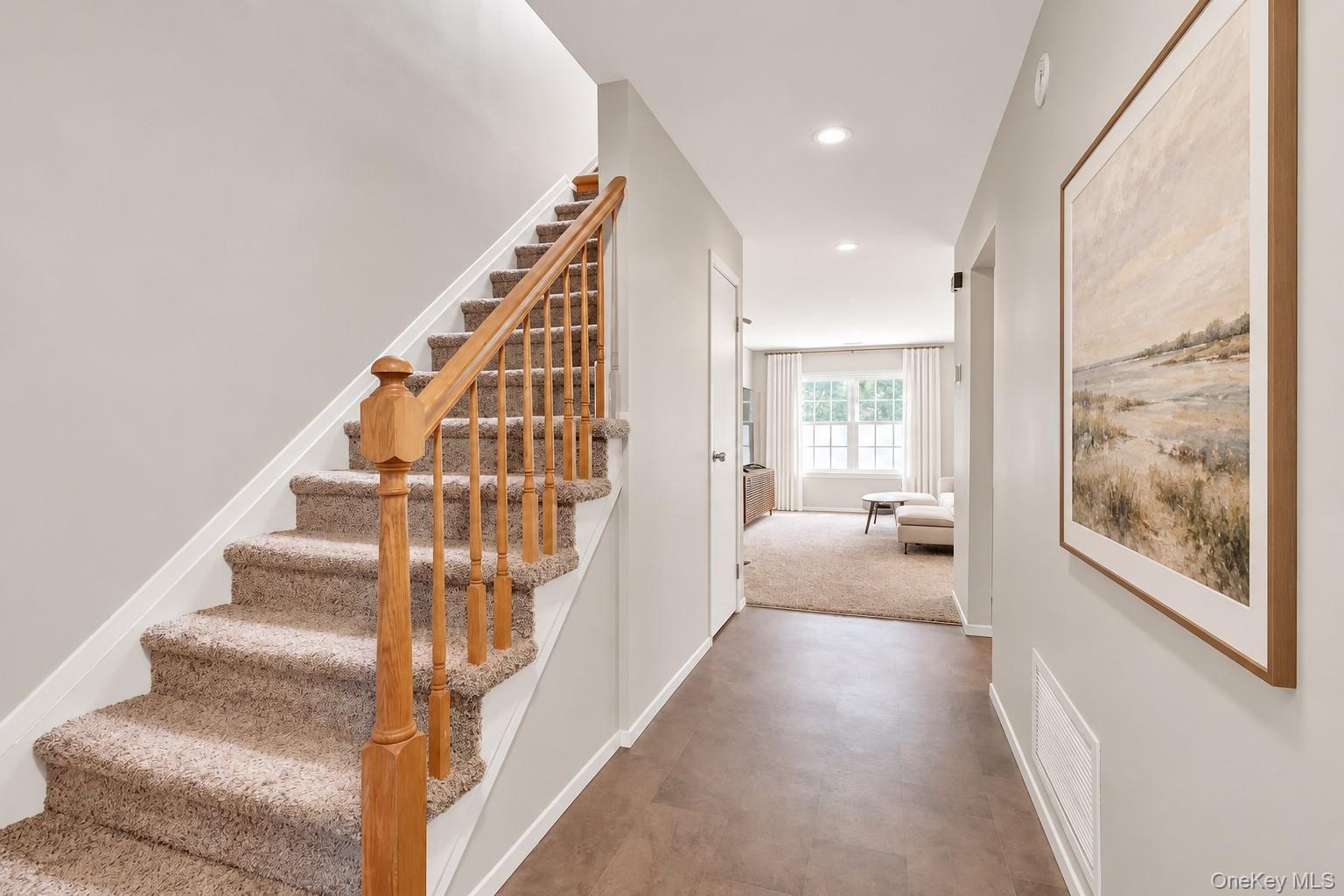 305 Sara Circle — photo 4