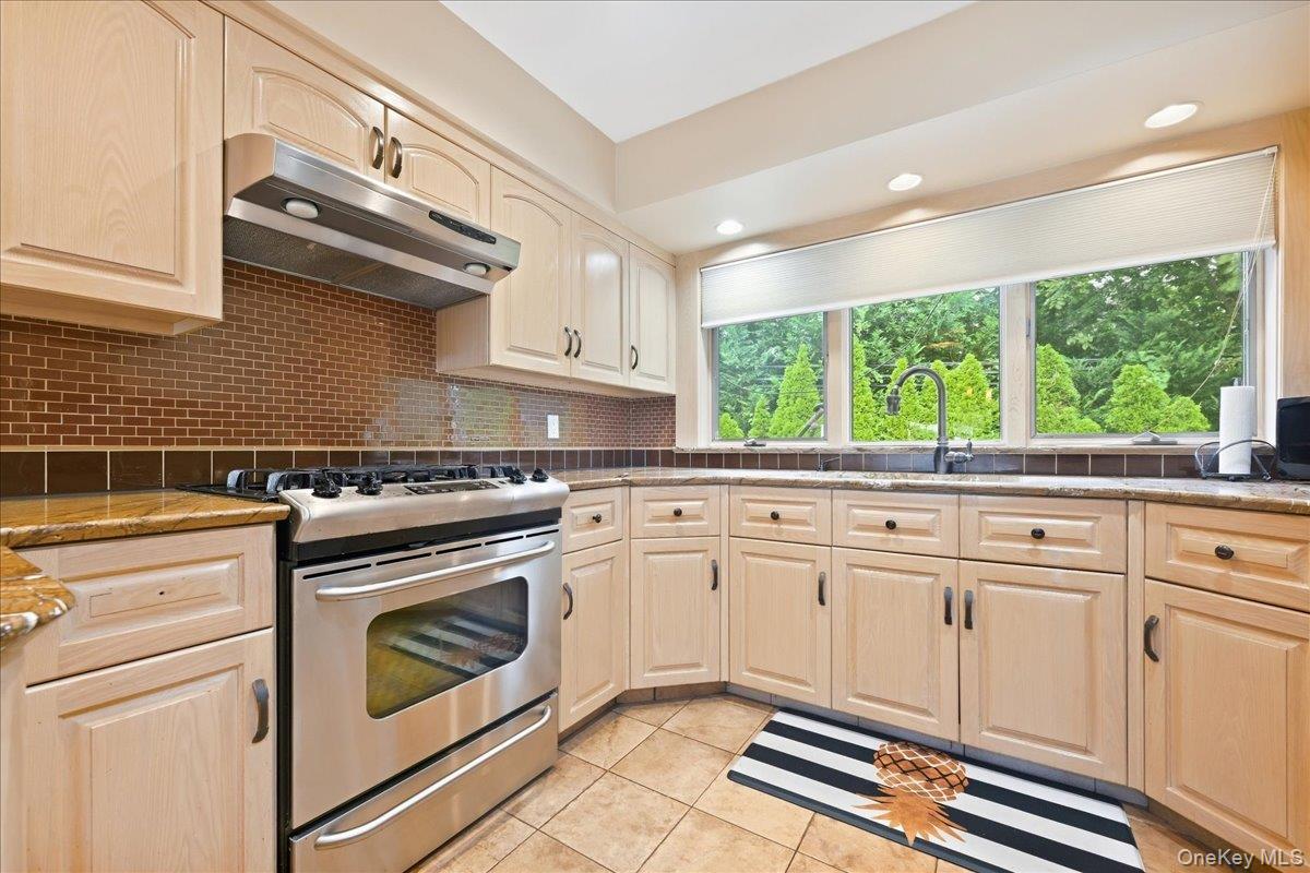 47 Royal Way — photo 12