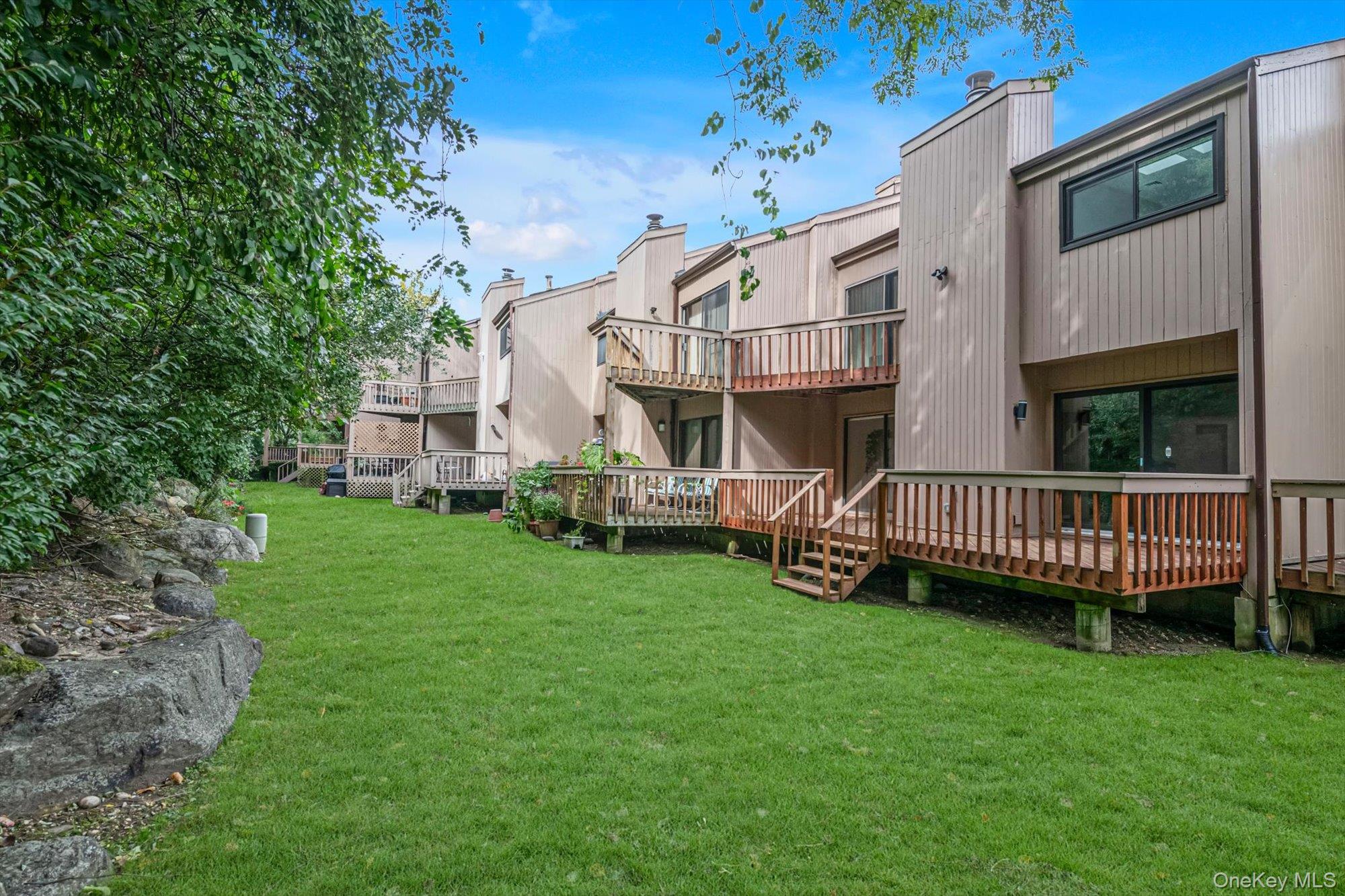8 John Bean Court — photo 30