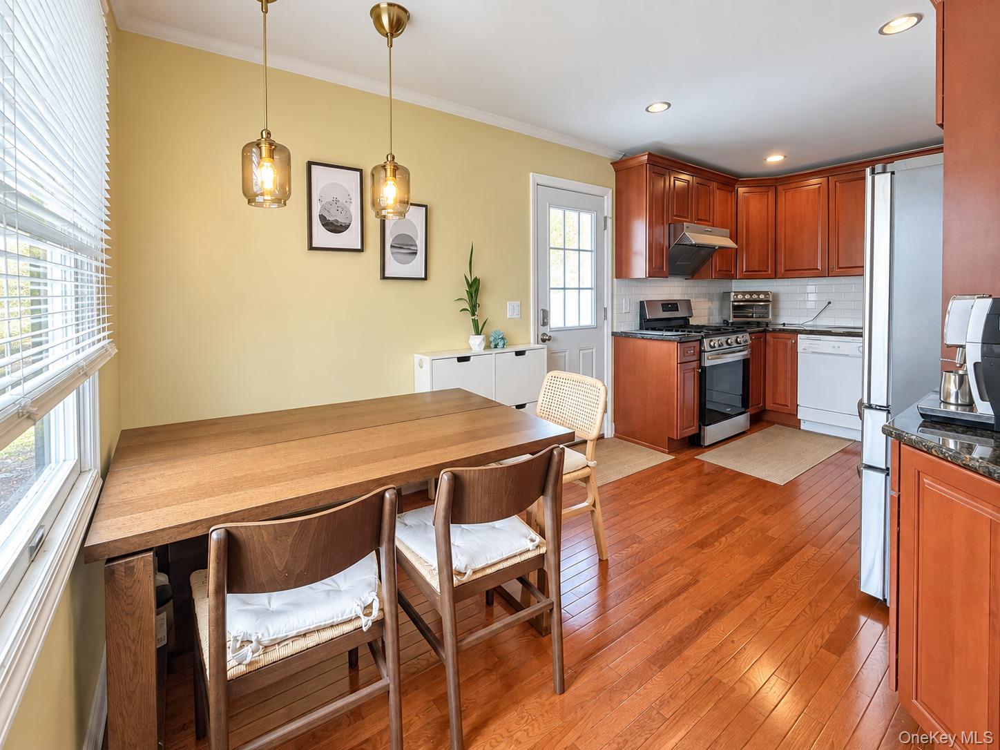 145 Westbury Avenue — photo 26