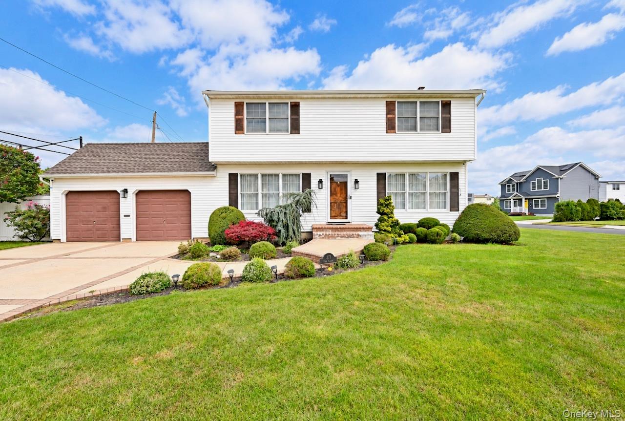 371 Iowa Avenue, Massapequa
