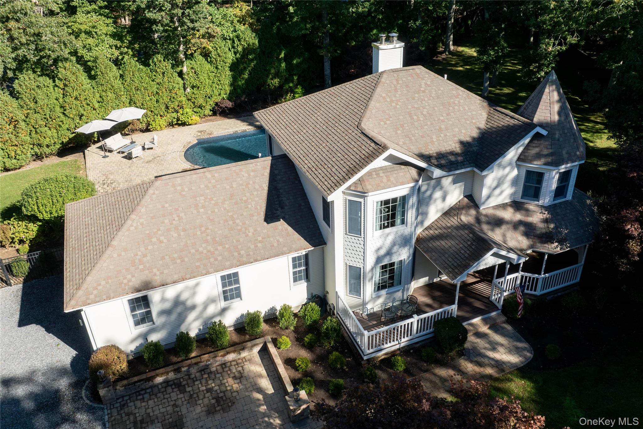 11 Country Estates Road, Westhampton