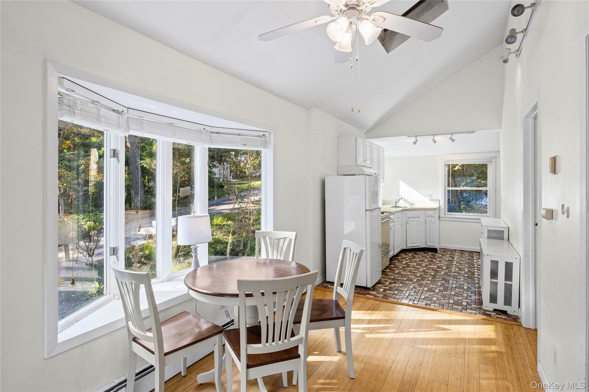 39 Amityville Road — photo 8