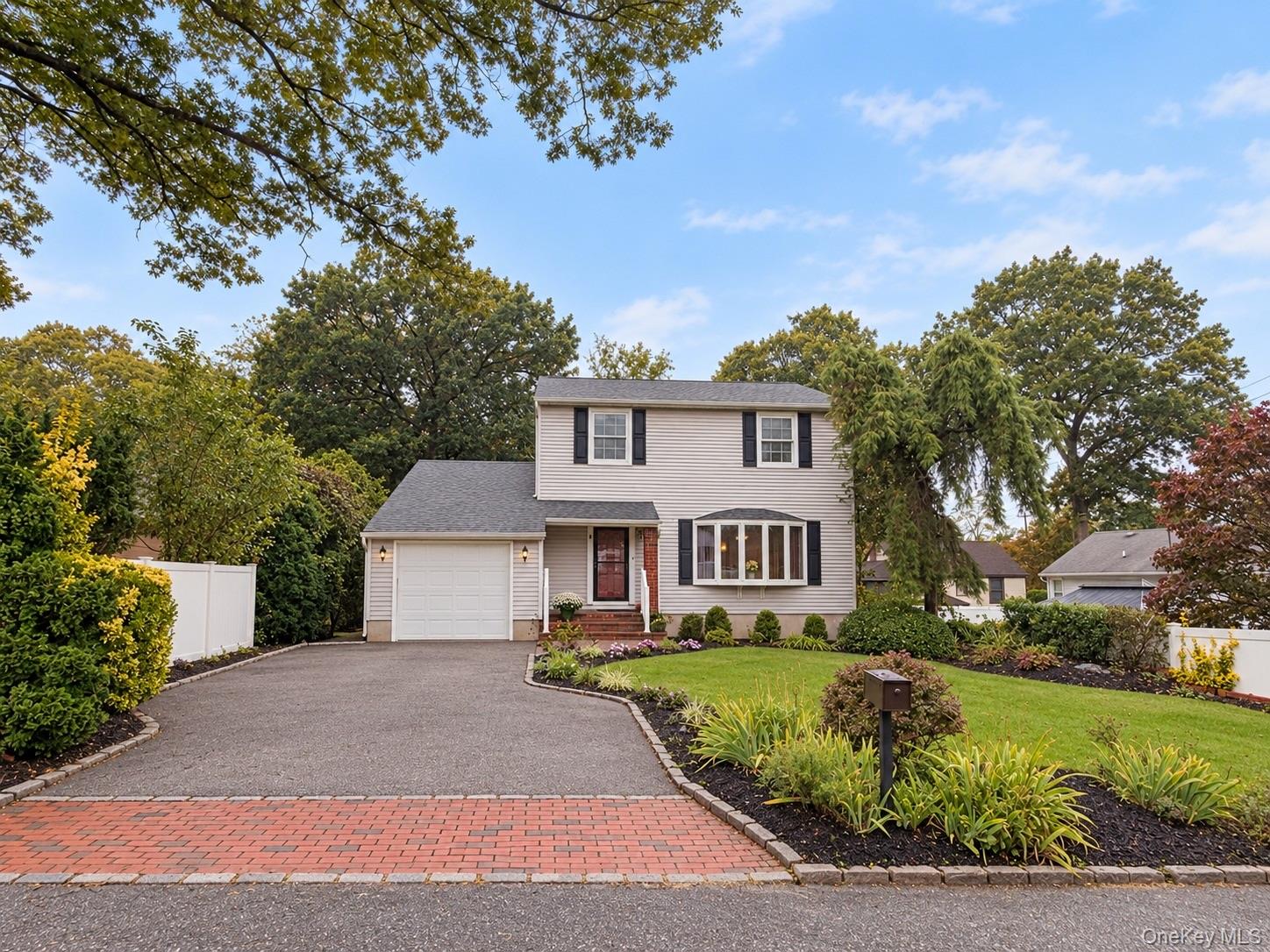 9 Fowler Avenue, Ronkonkoma