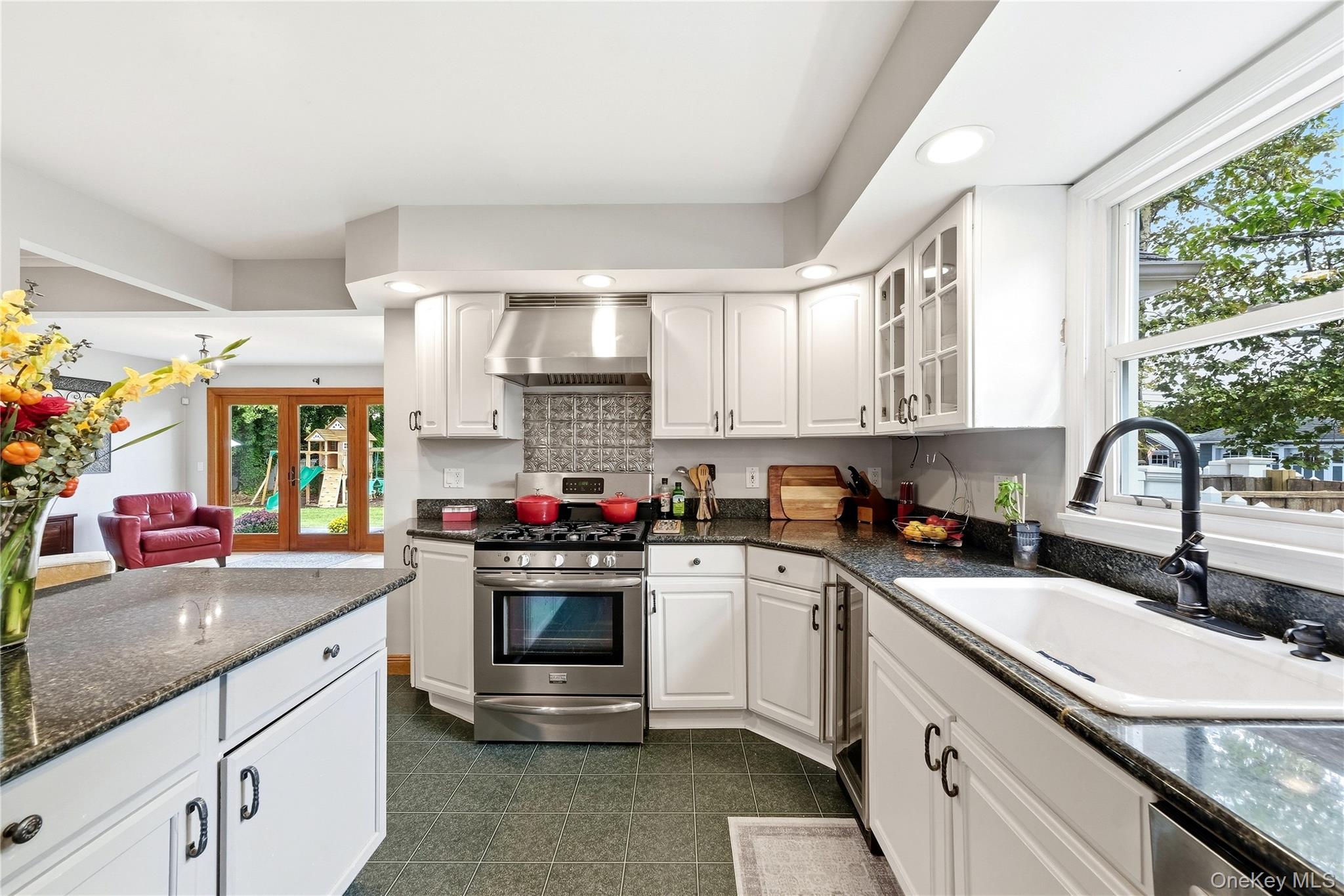 52 Bayway Avenue — photo 29