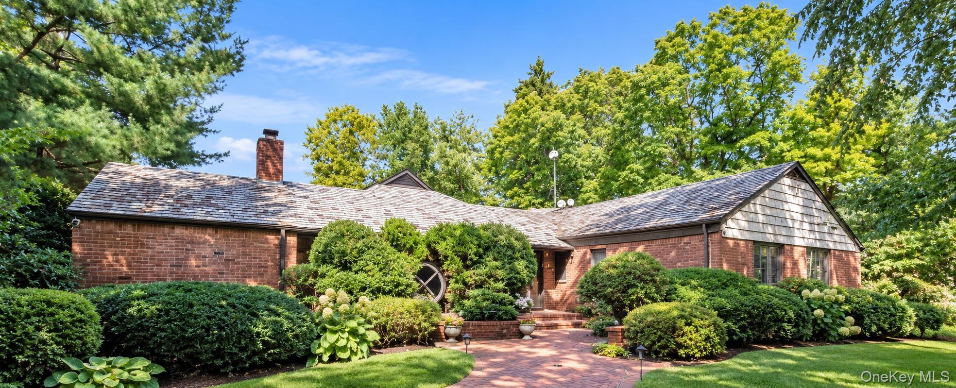 4 Broadlawn Avenue, Great Neck