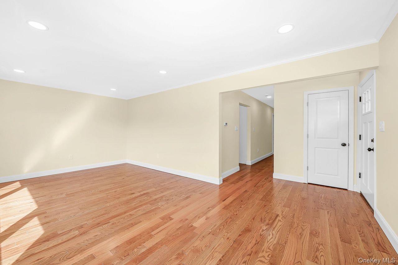 212 Westbury Boulevard — photo 13