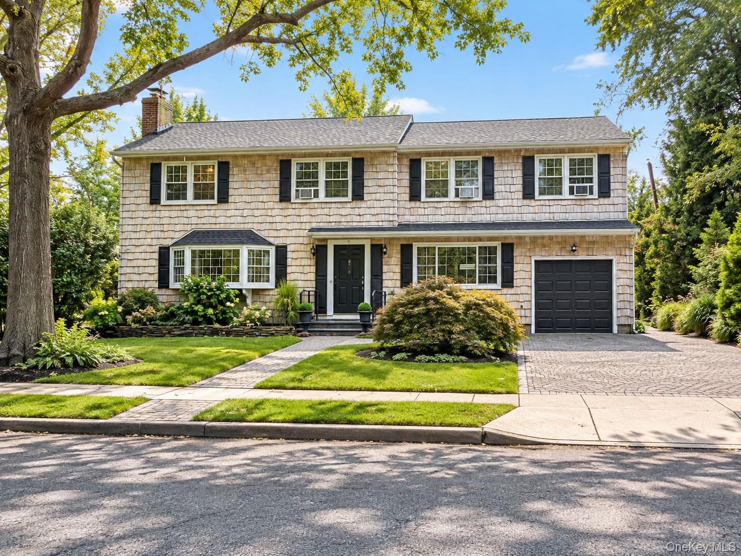 37 Bayberry Avenue, Garden City