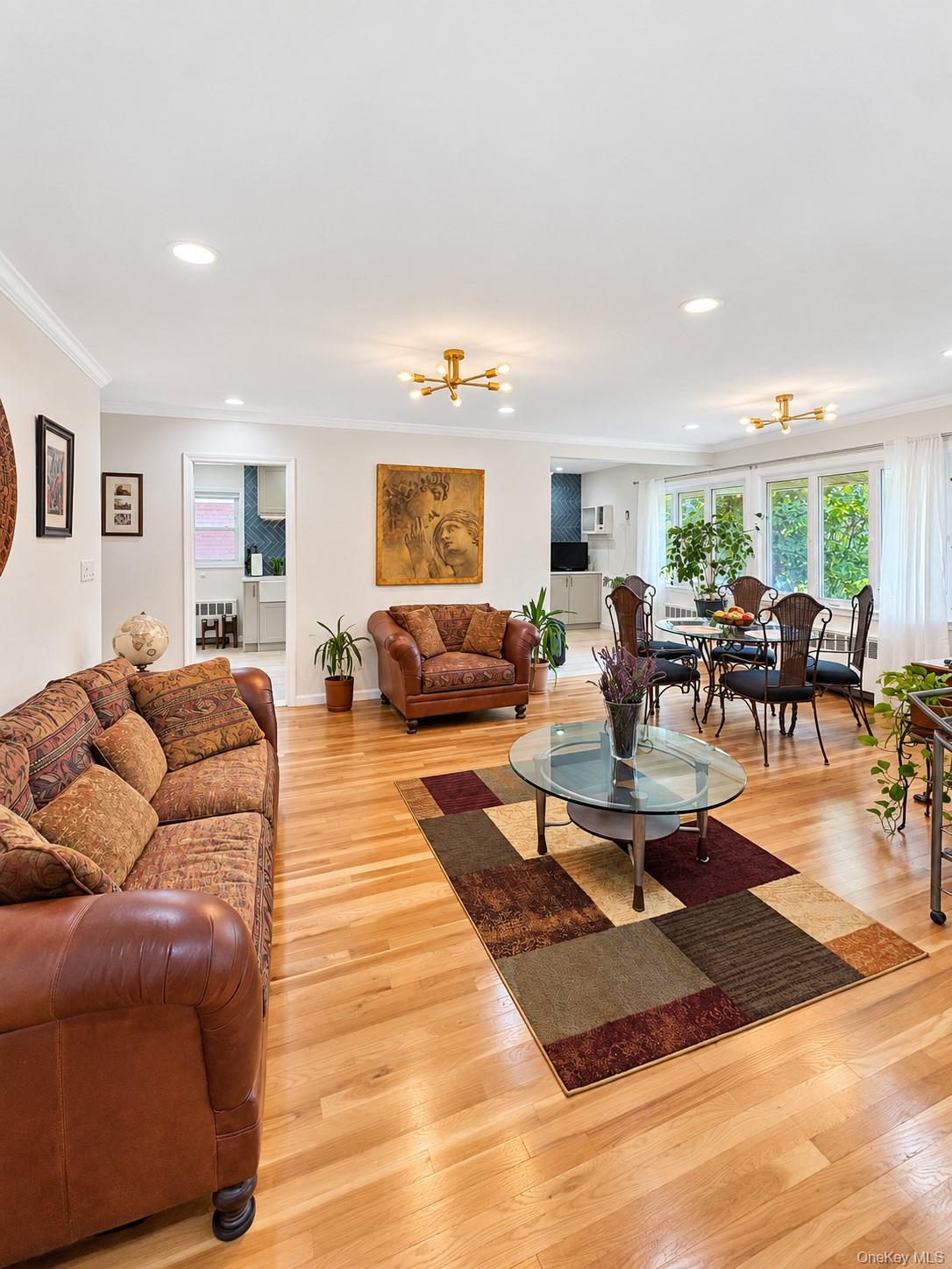 94 massapequa Avenue — photo 3