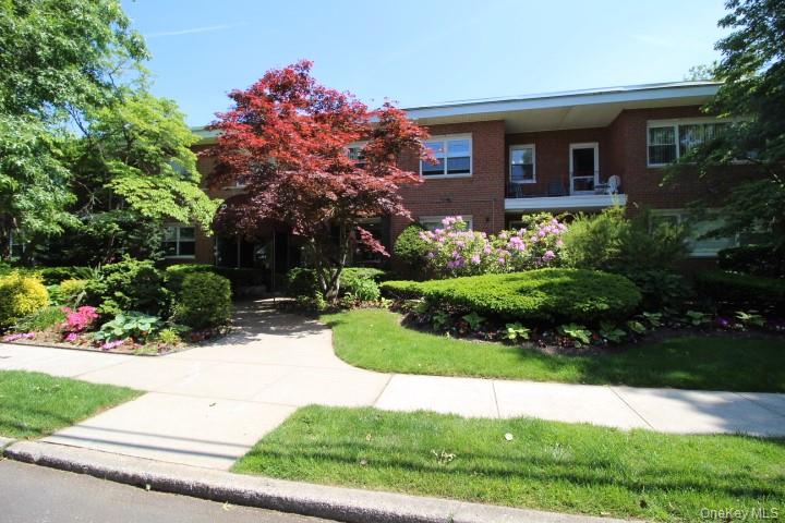 463 Summit Avenue #2-A, Cedarhurst