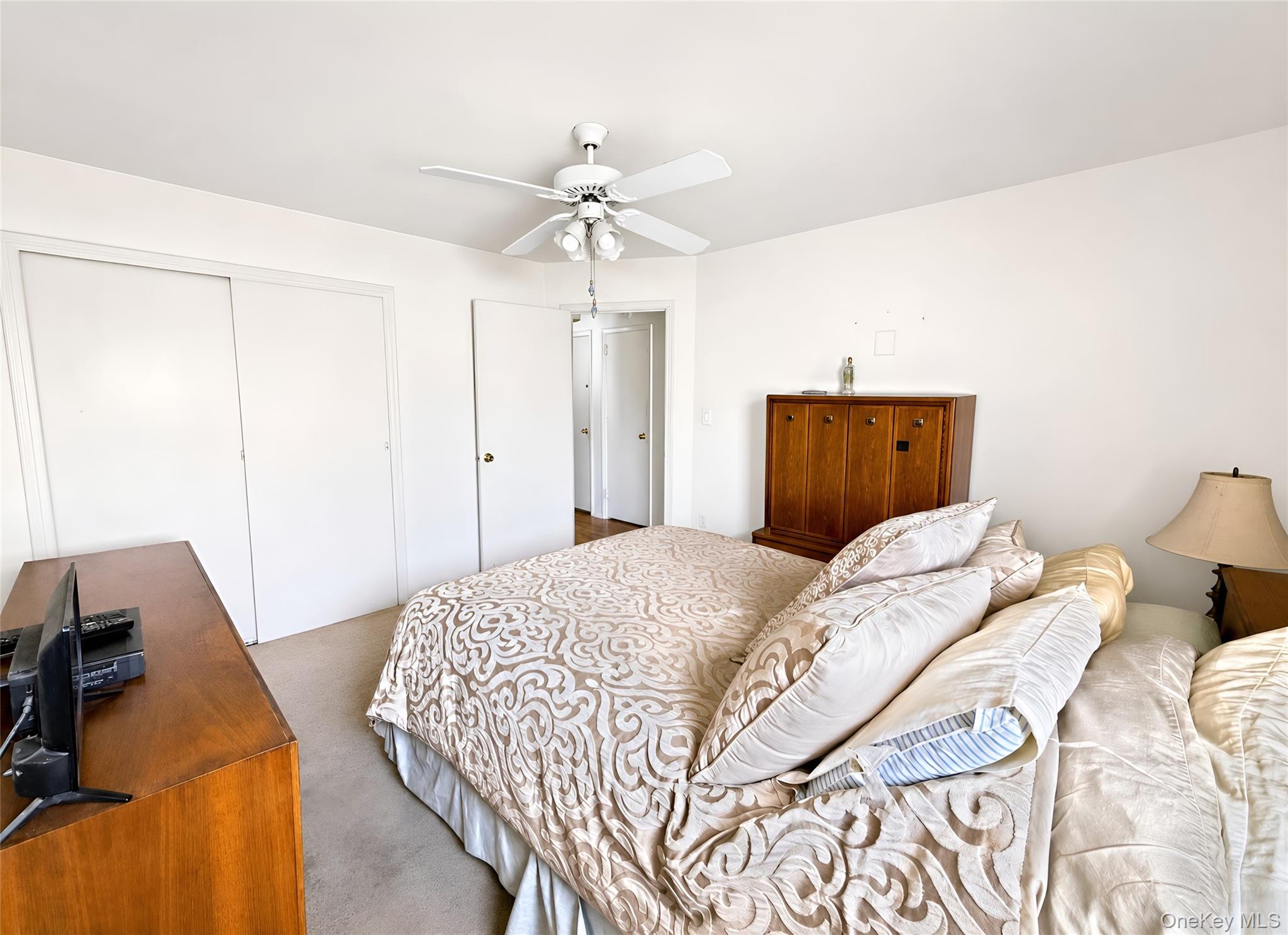 78 Gates Avenue — photo 15