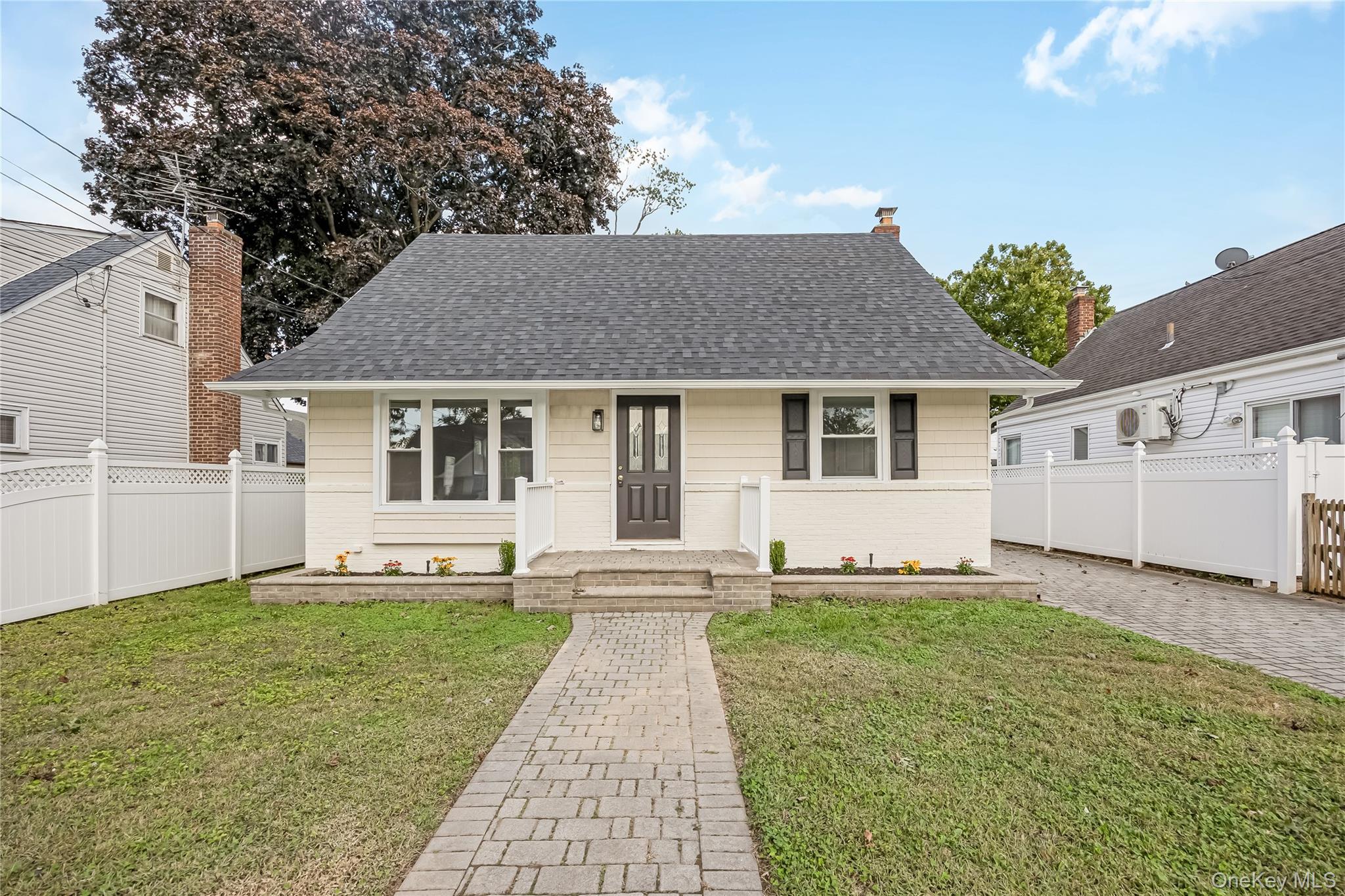 200 Raff Avenue