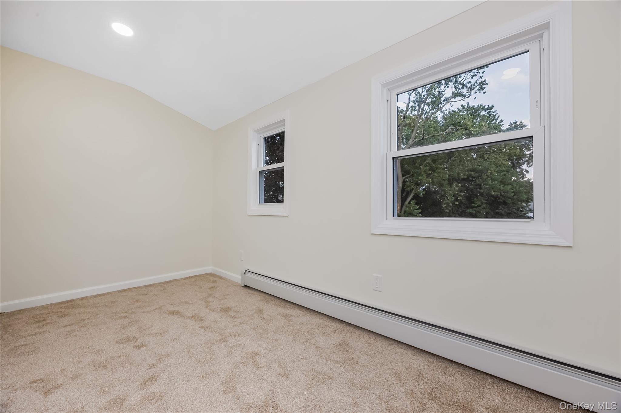 200 Raff Avenue — photo 11
