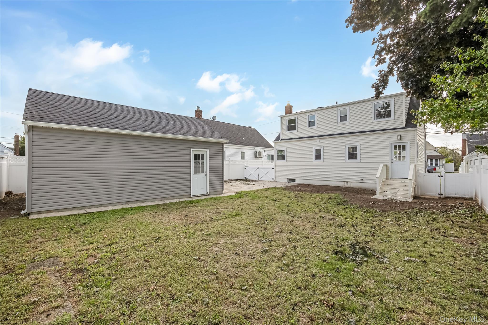 200 Raff Avenue — photo 20