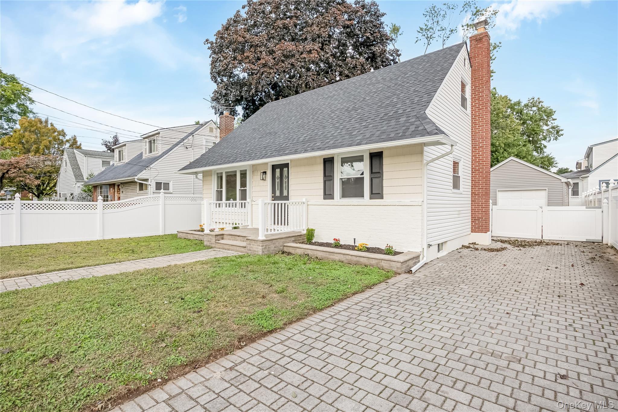 200 Raff Avenue — photo 2