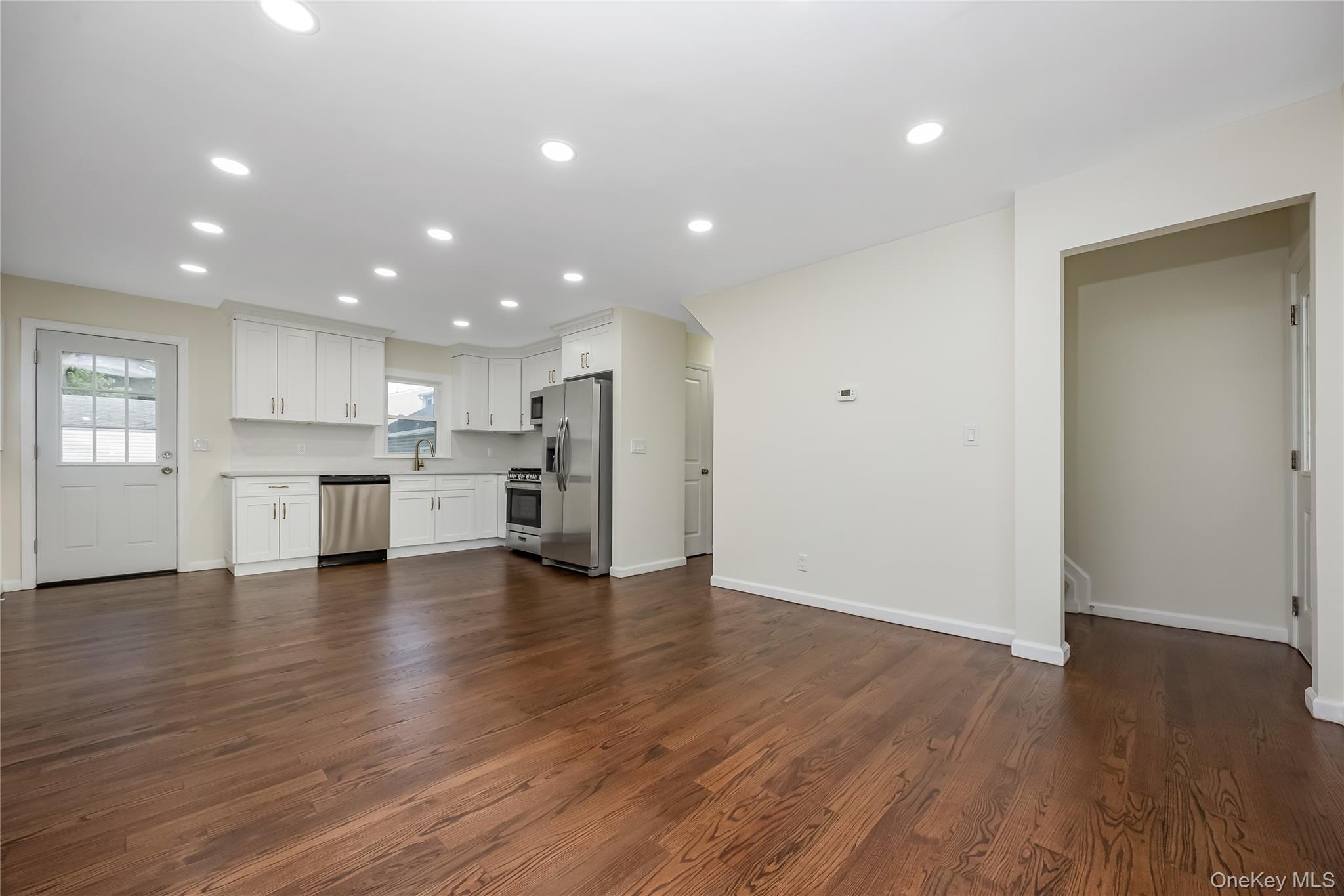 200 Raff Avenue — photo 4