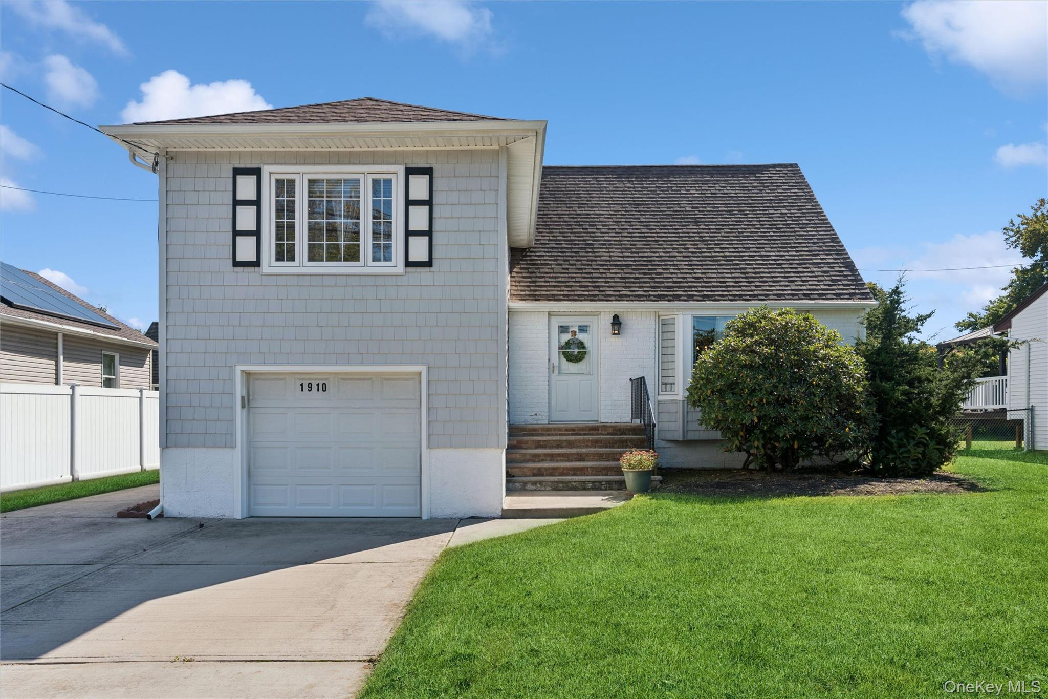 1910 Jerusalem Road, Bellmore