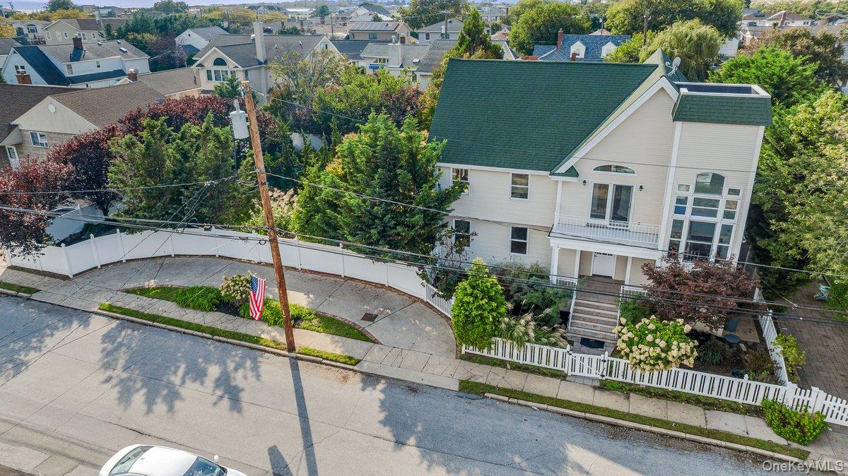 139 Coronado Street — photo 32