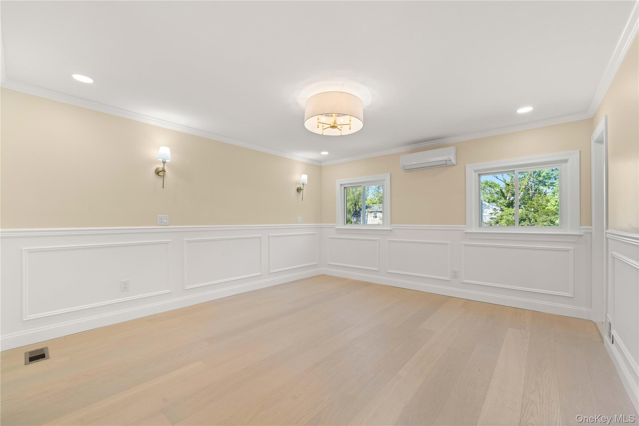 1059 Denton Avenue — photo 22