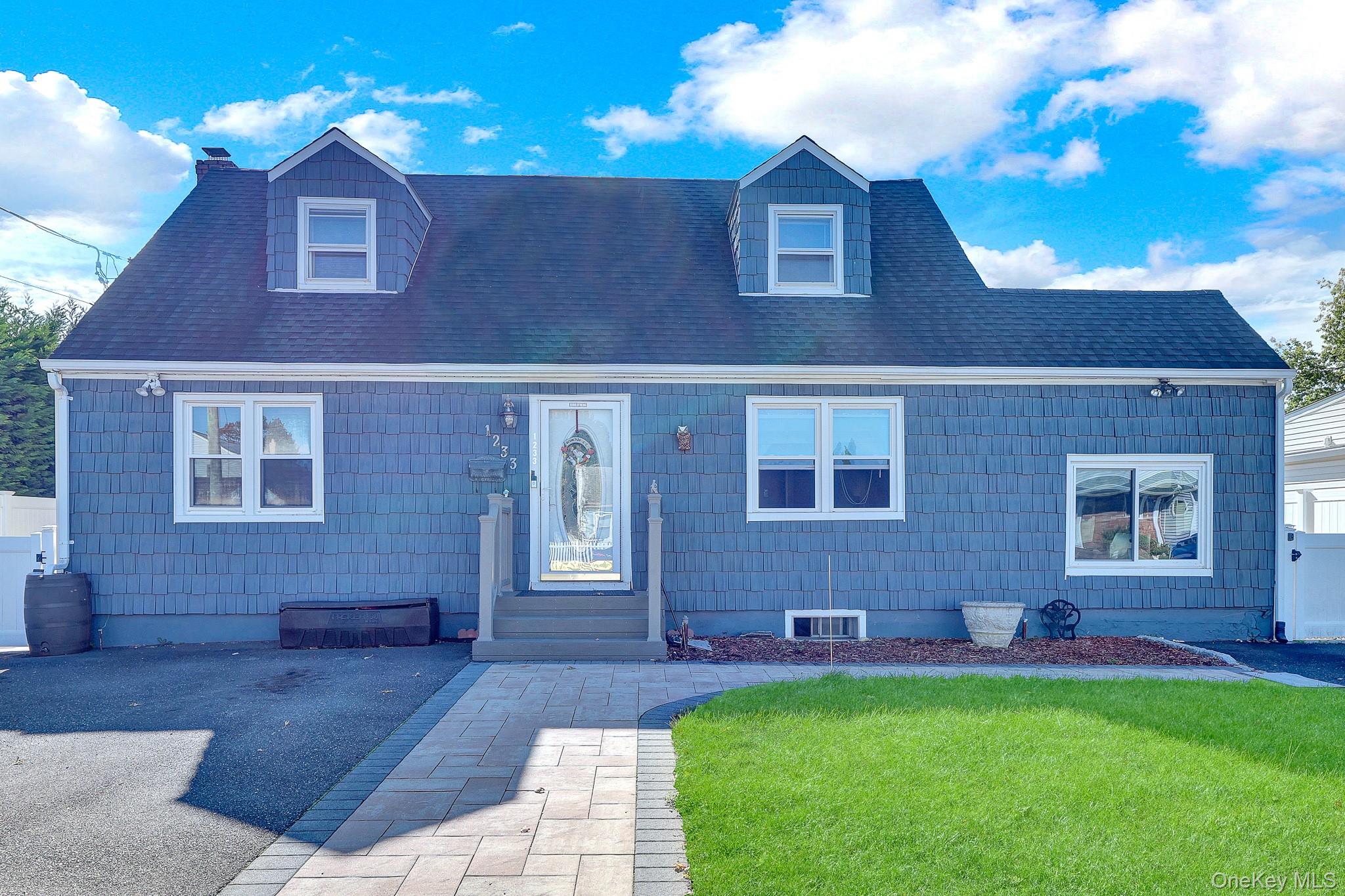 1233 12th Street, West Babylon