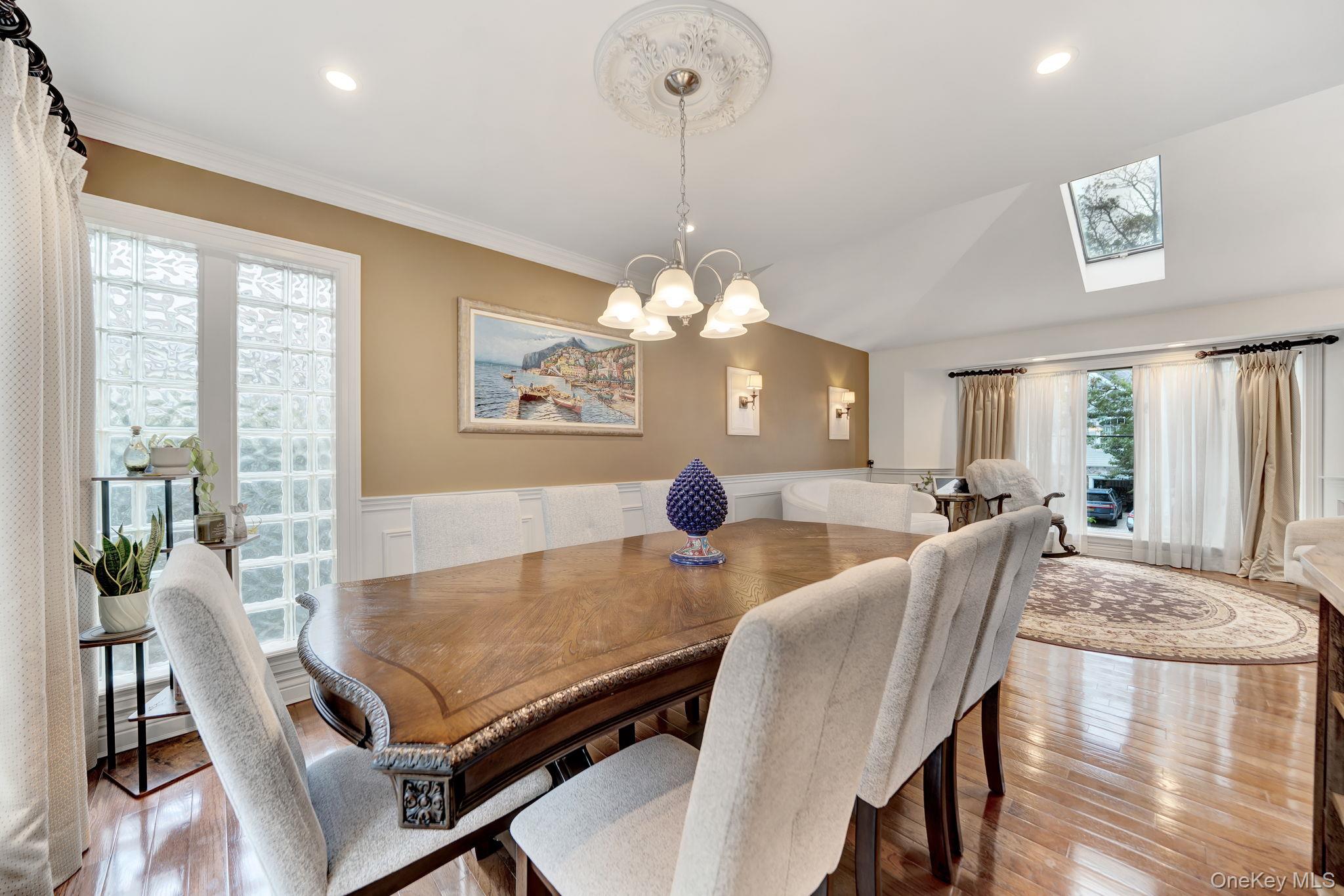 2817 Riverside Drive — photo 14