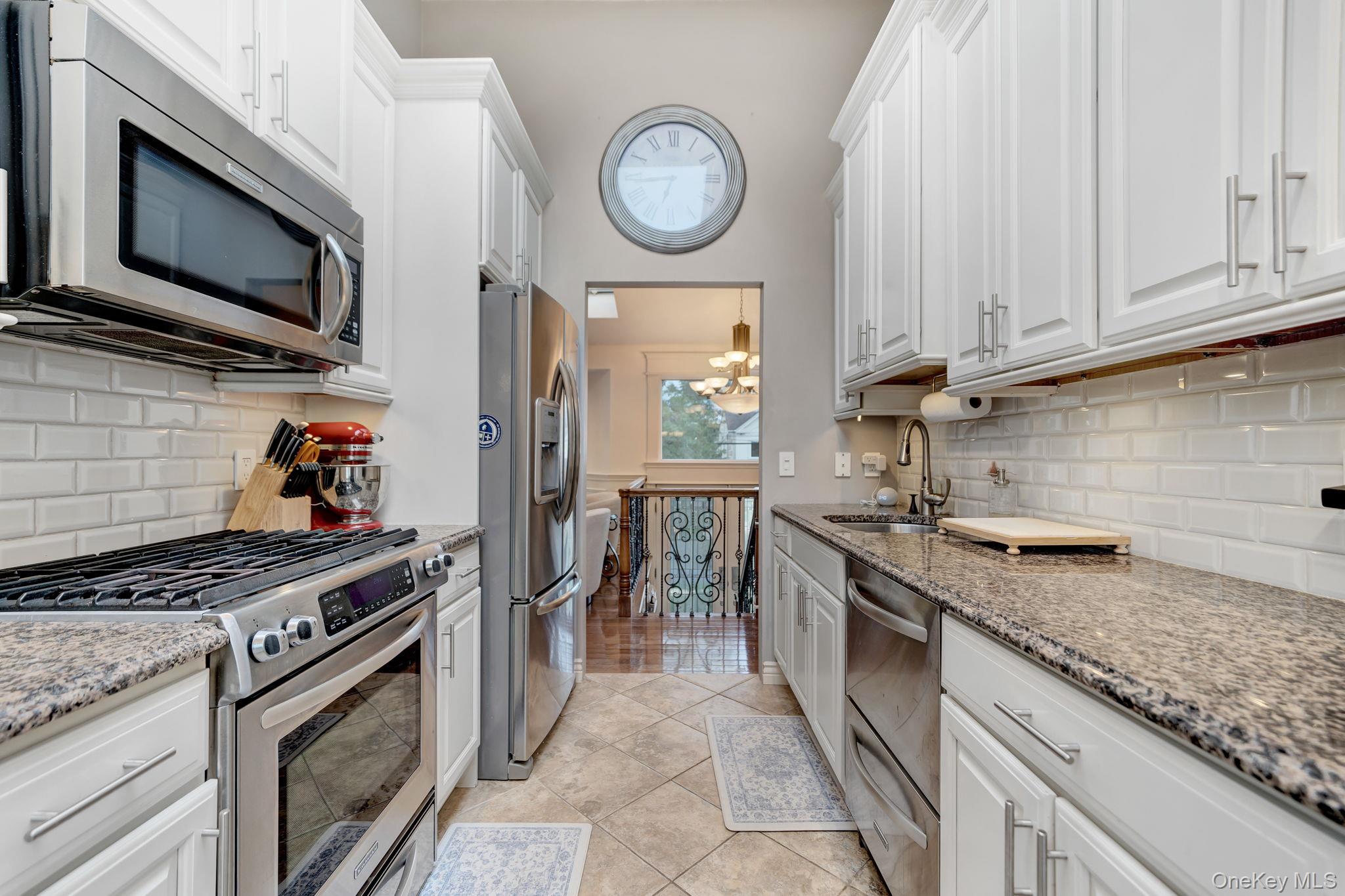 2817 Riverside Drive — photo 15