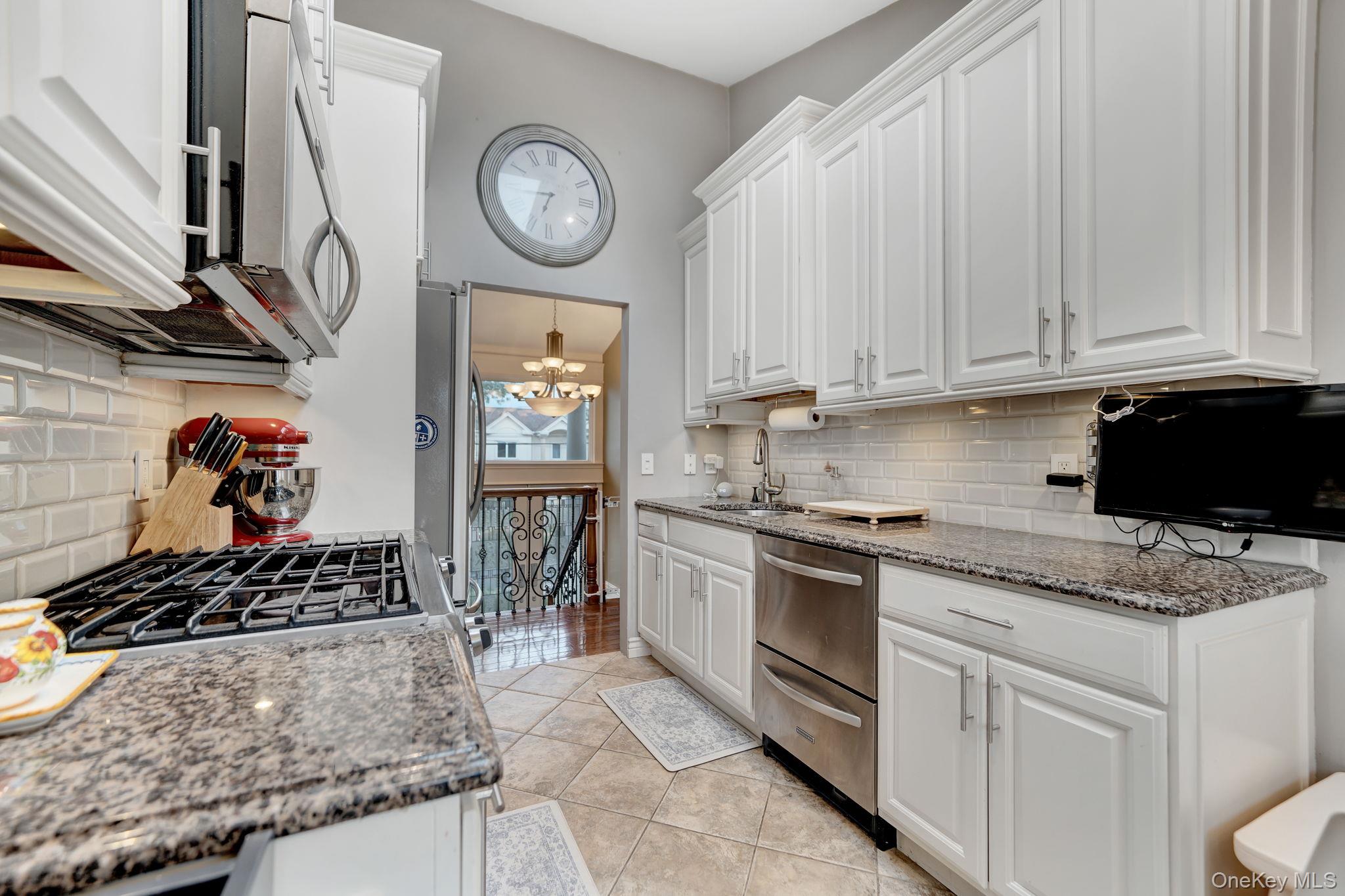 2817 Riverside Drive — photo 16