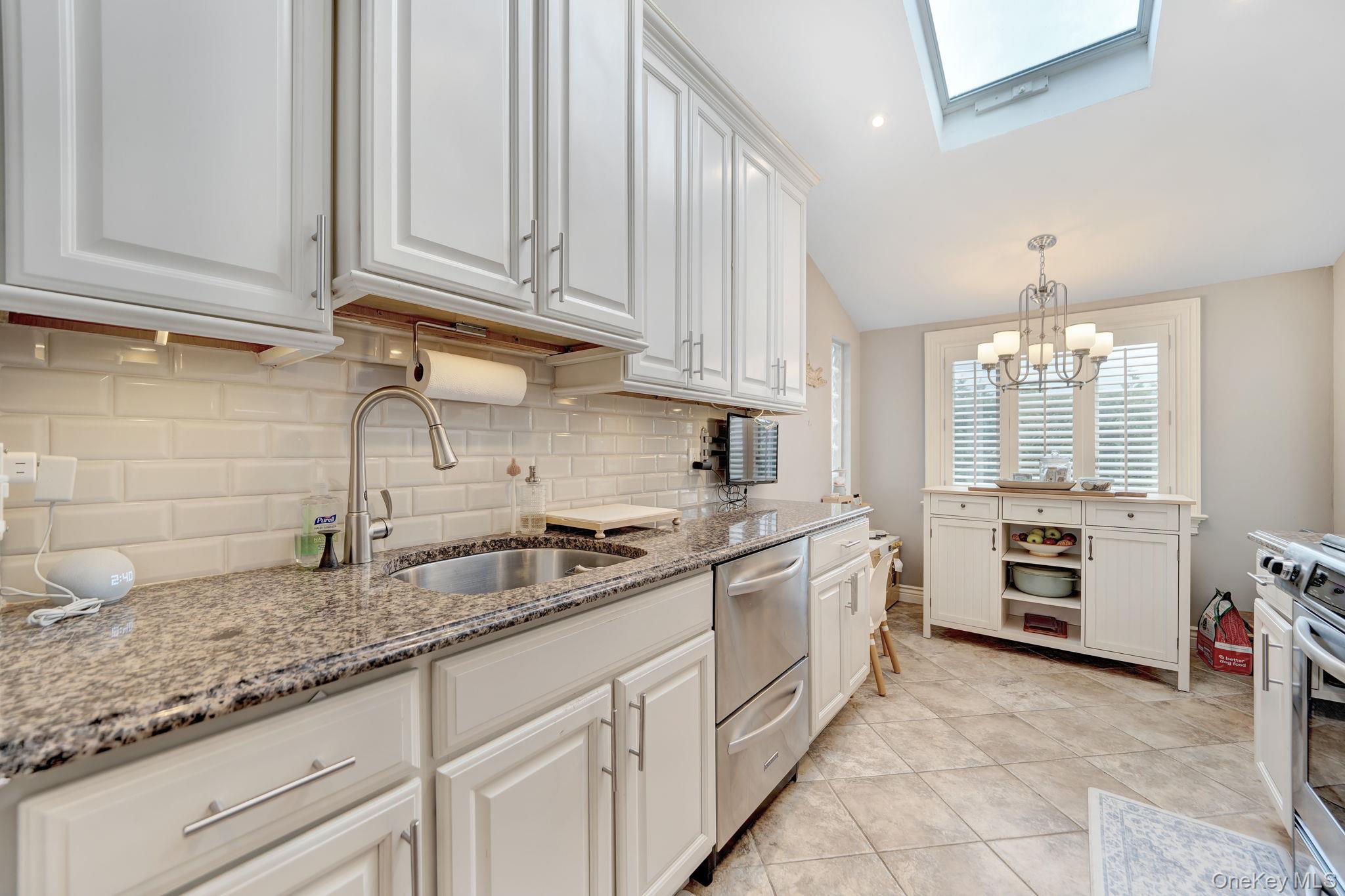 2817 Riverside Drive — photo 17