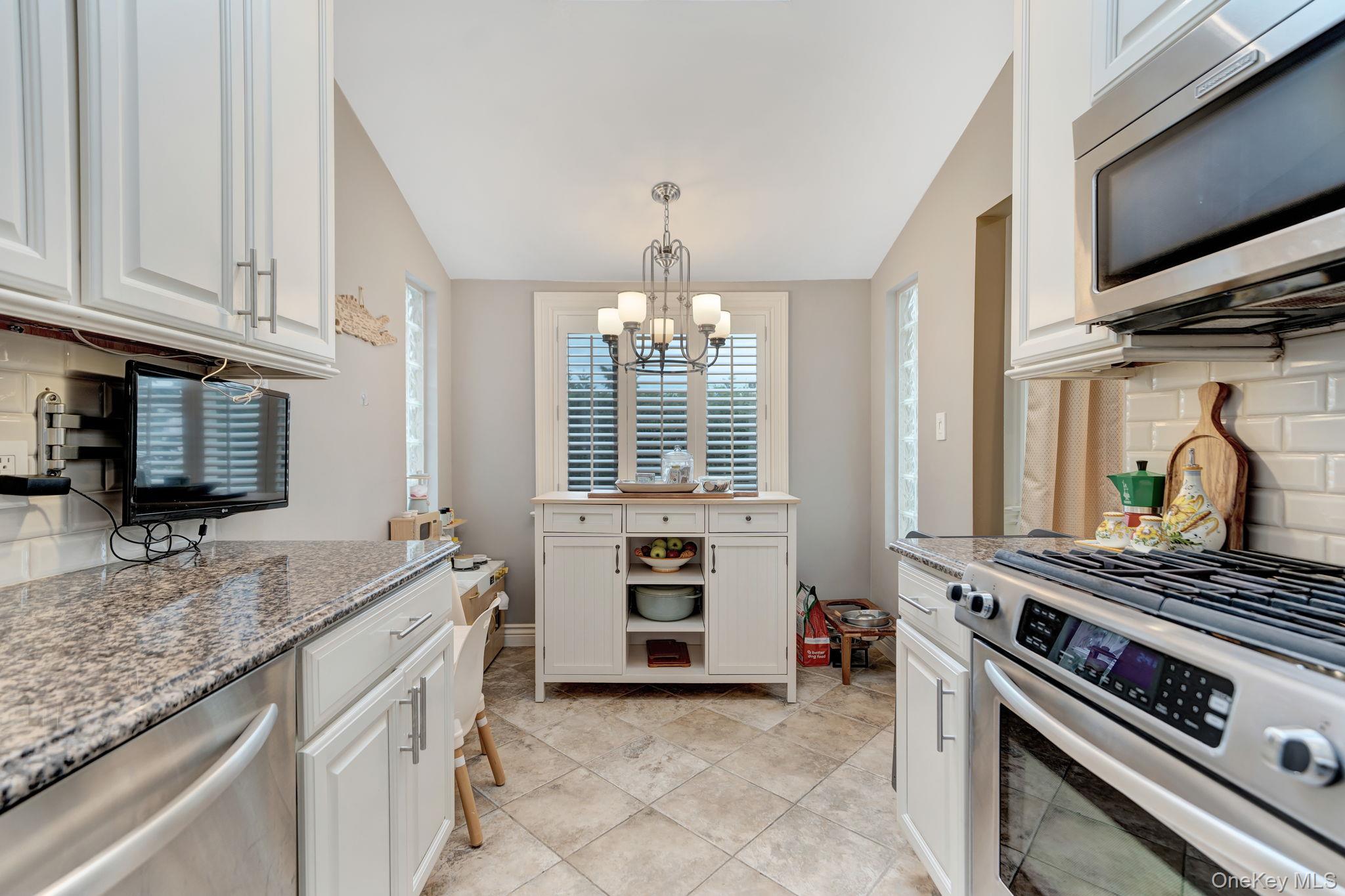 2817 Riverside Drive — photo 18