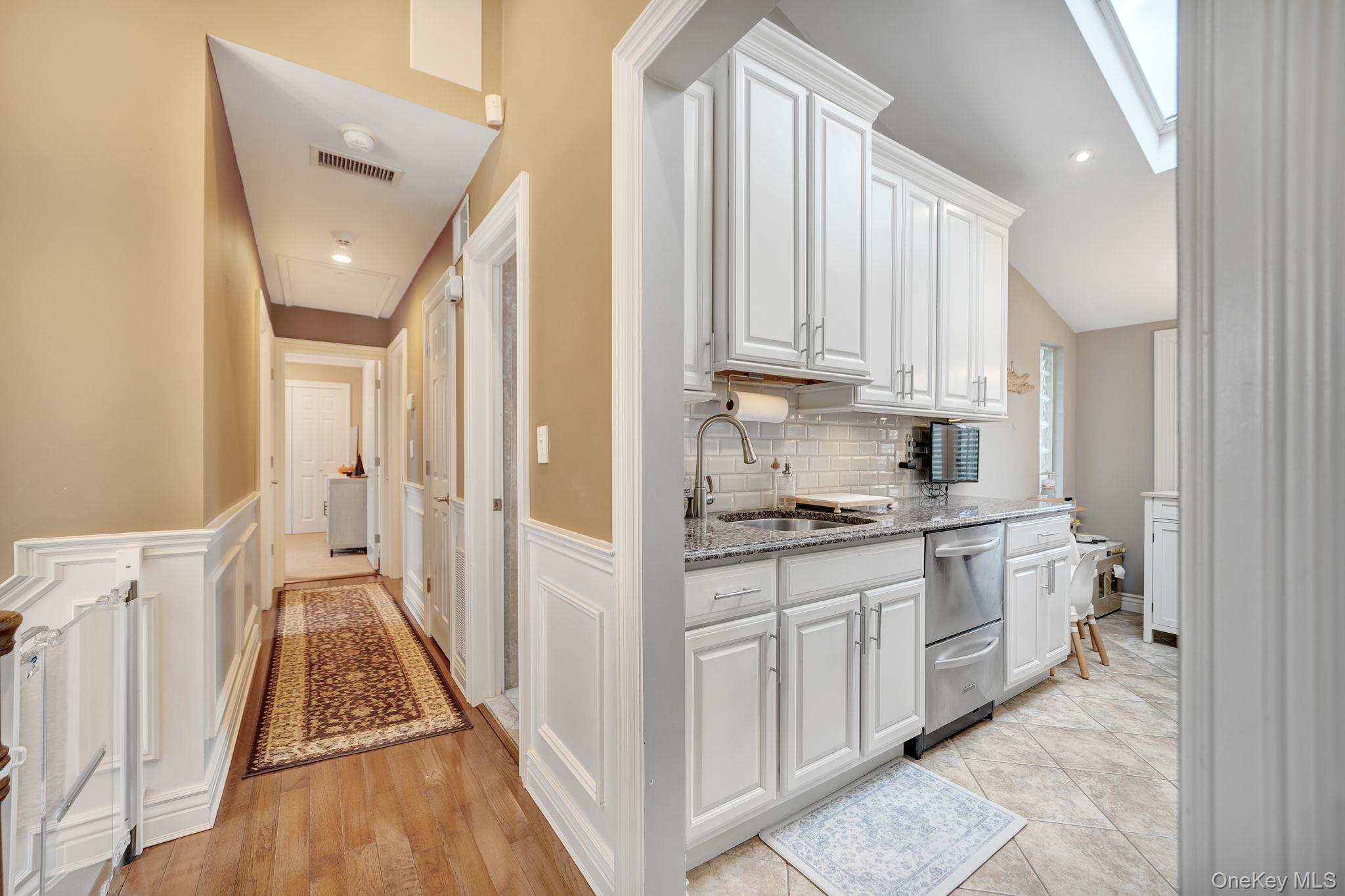 2817 Riverside Drive — photo 19