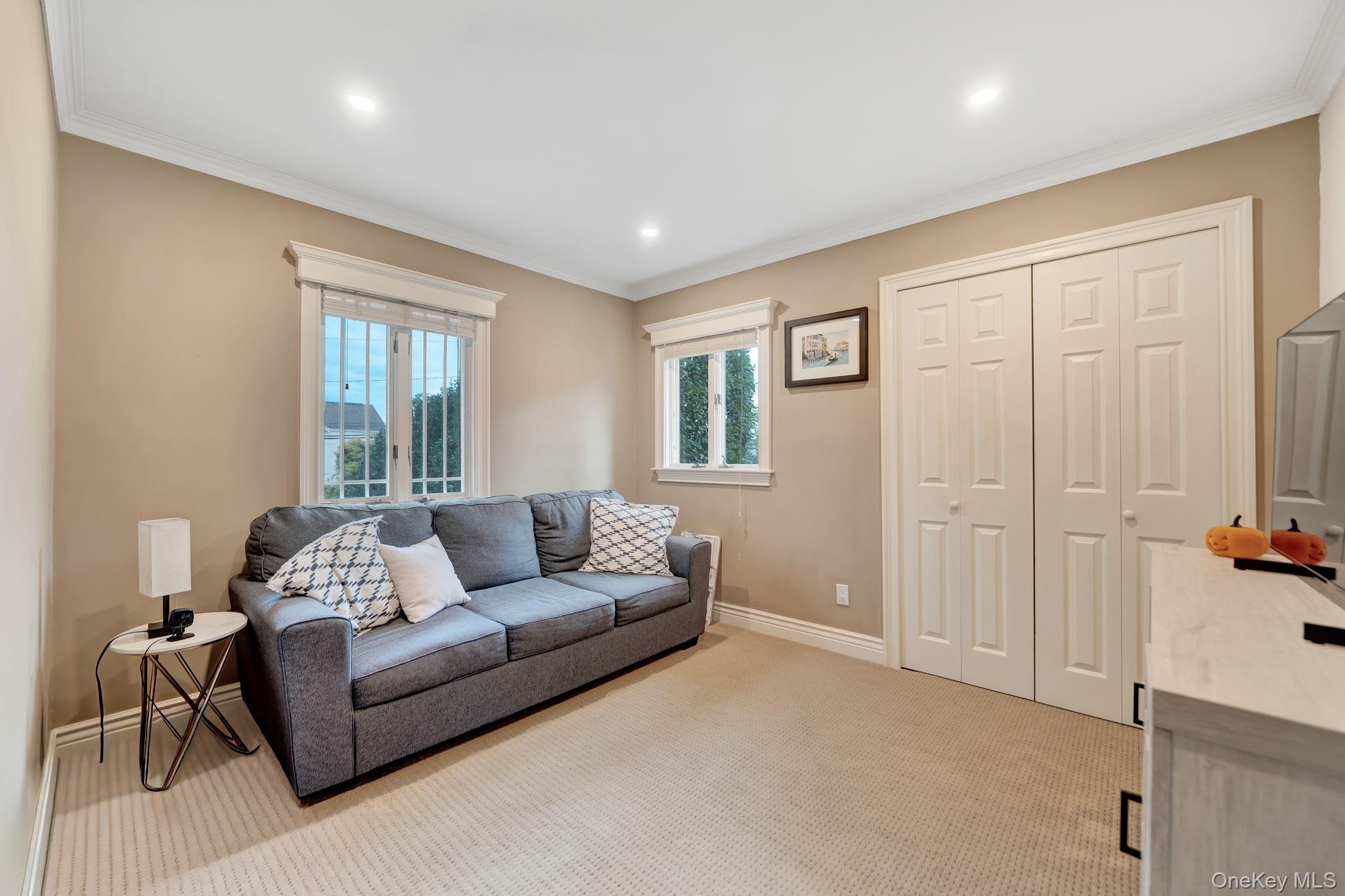 2817 Riverside Drive — photo 23