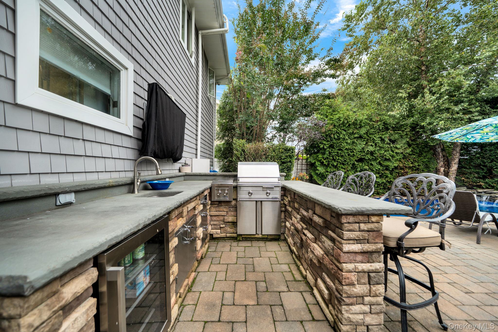 2817 Riverside Drive — photo 32