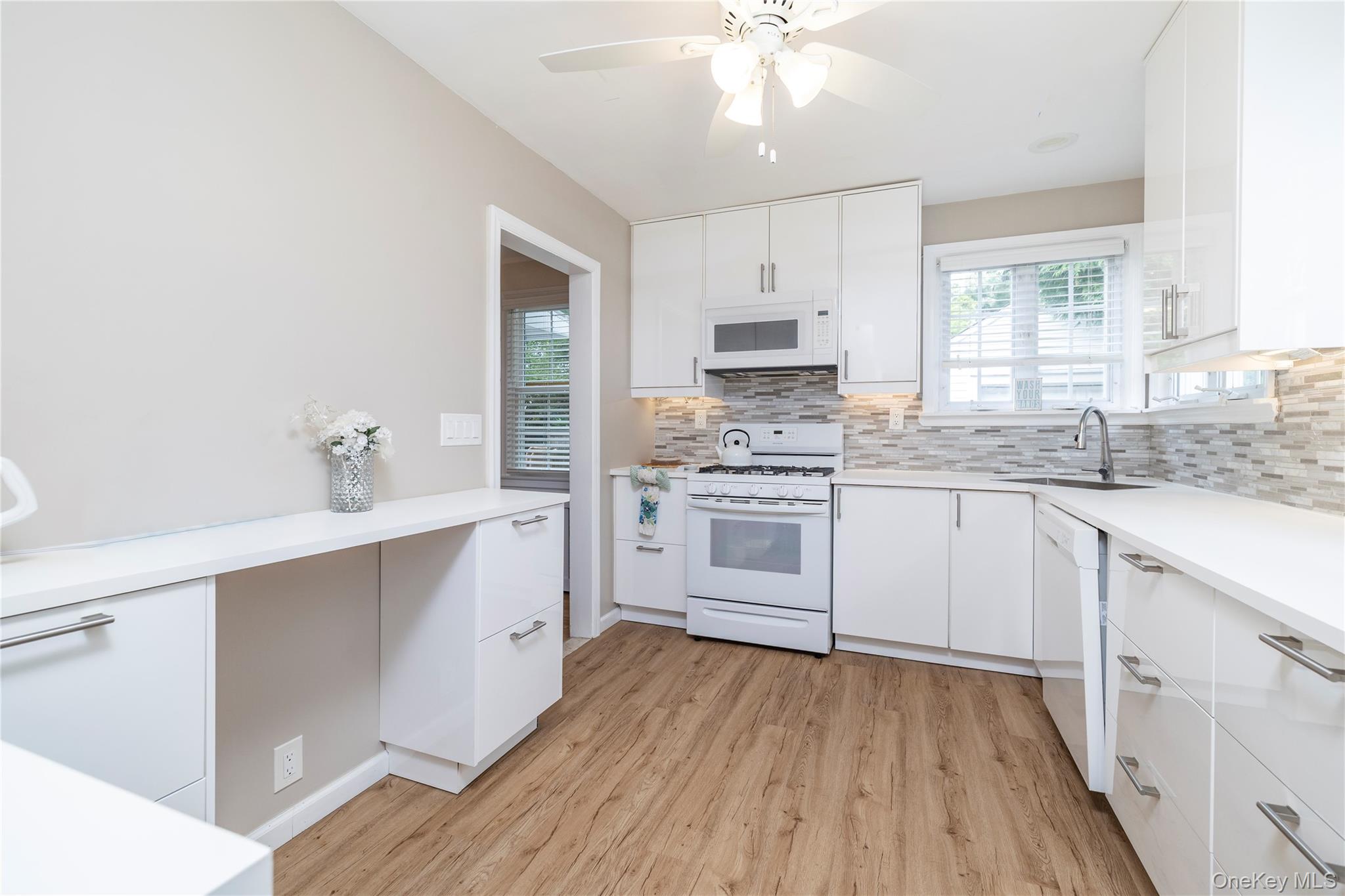 408 Jackson Avenue — photo 6