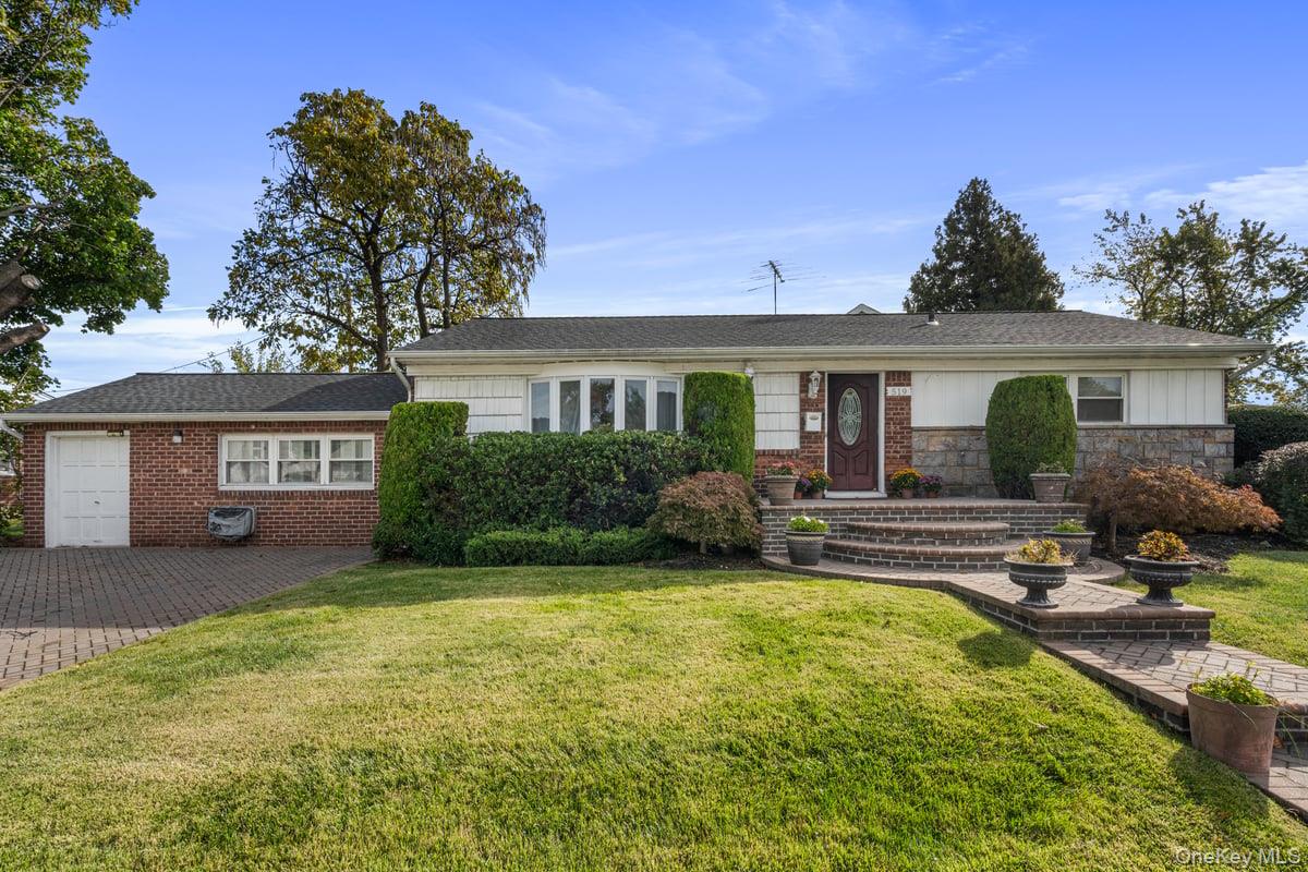 519 Bieling Road, Elmont