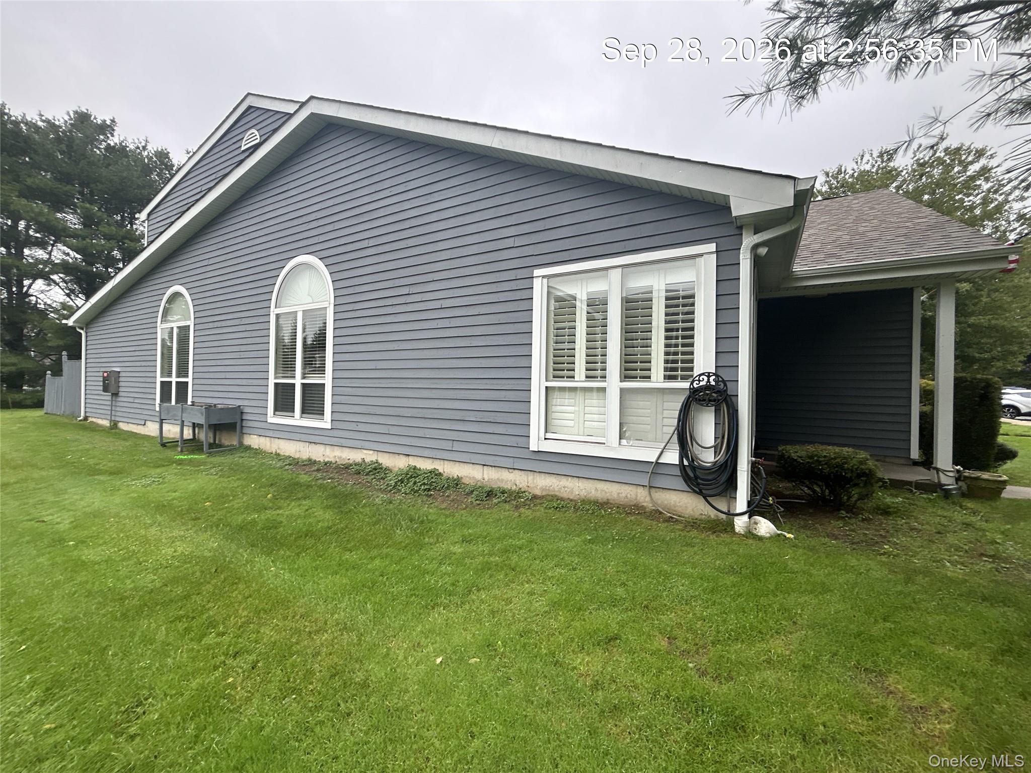 11 Eric Drive — photo 2