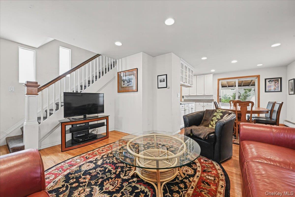 309 Frederick Avenue — photo 4