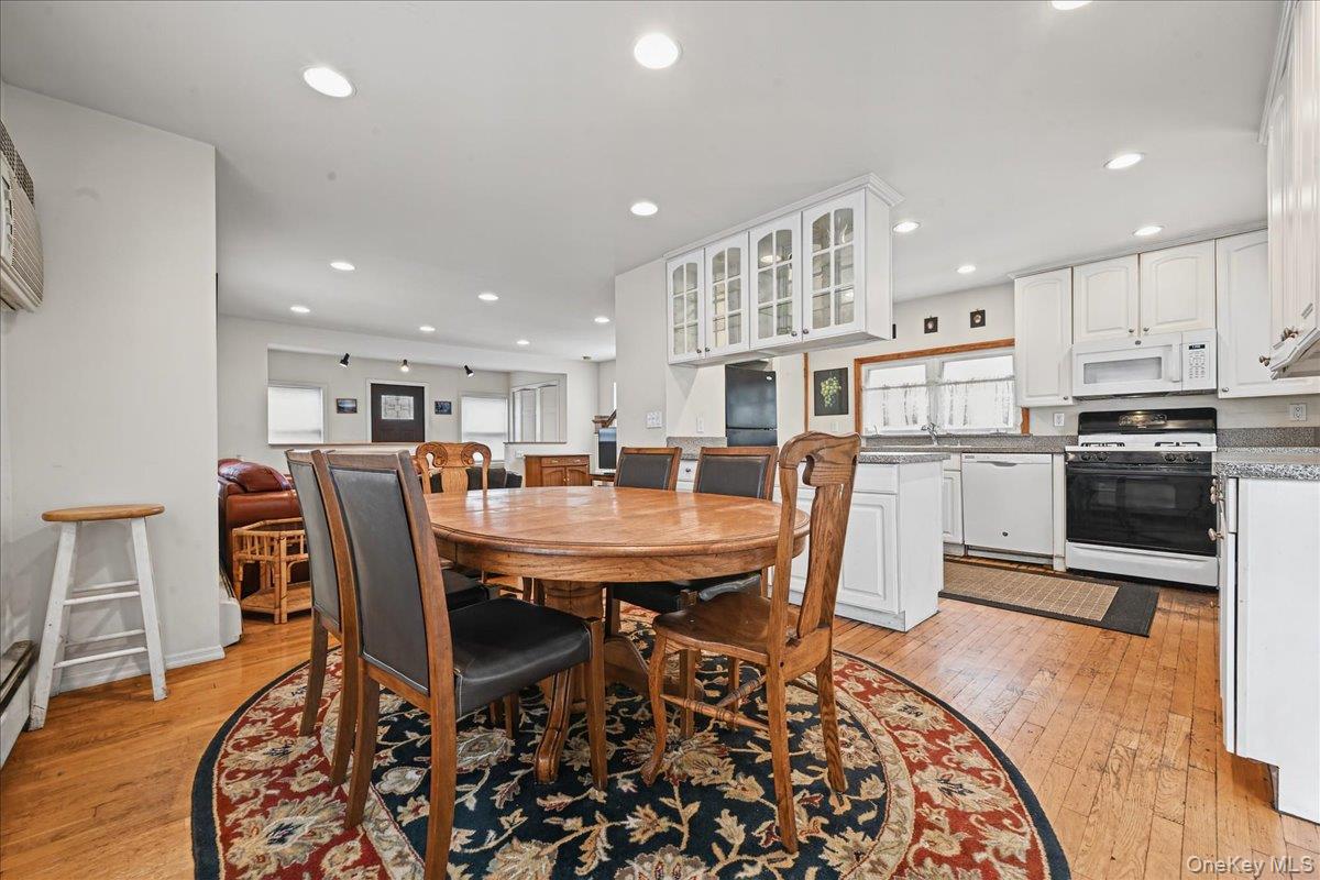 309 Frederick Avenue — photo 9