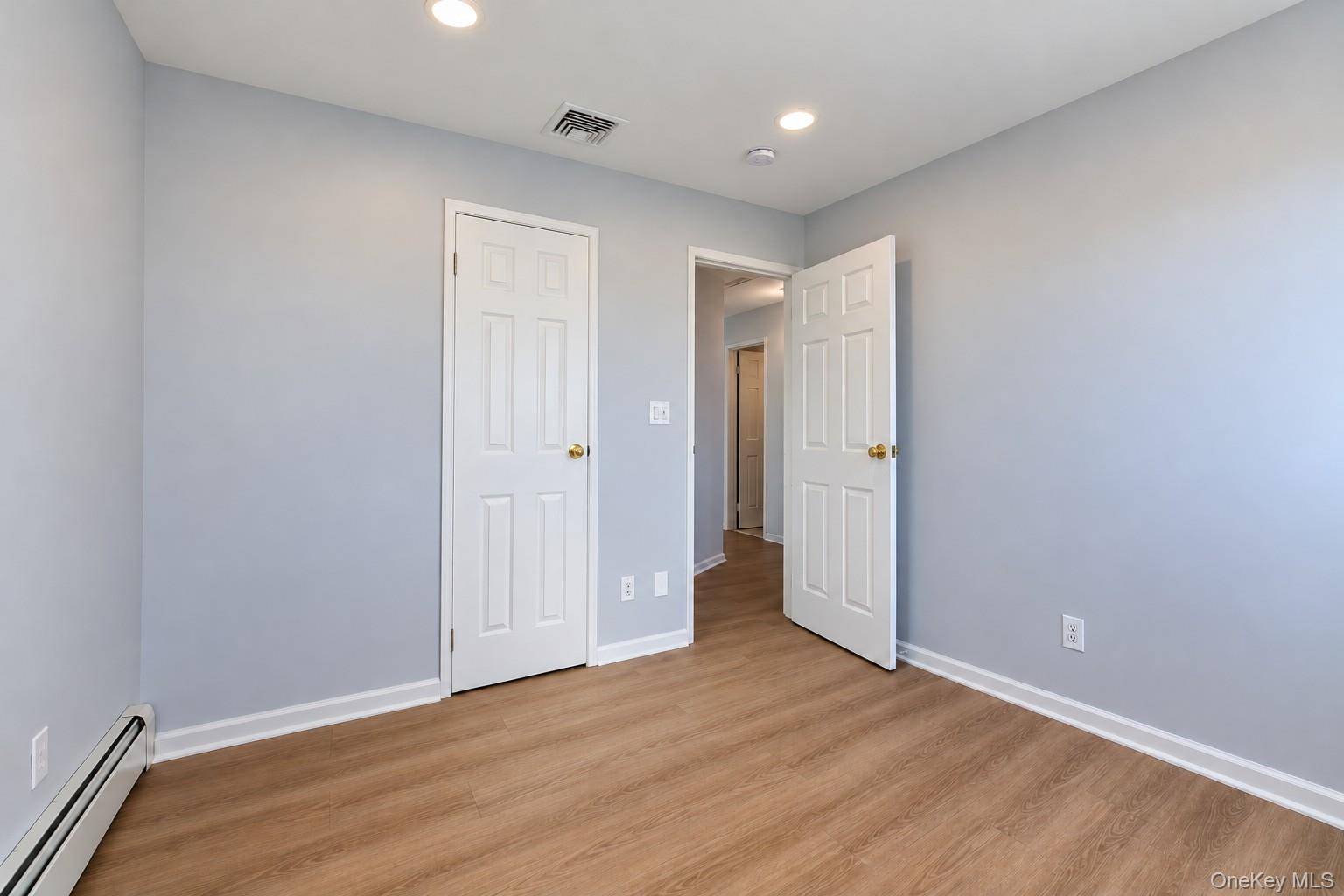 925 Long Beach Avenue — photo 11