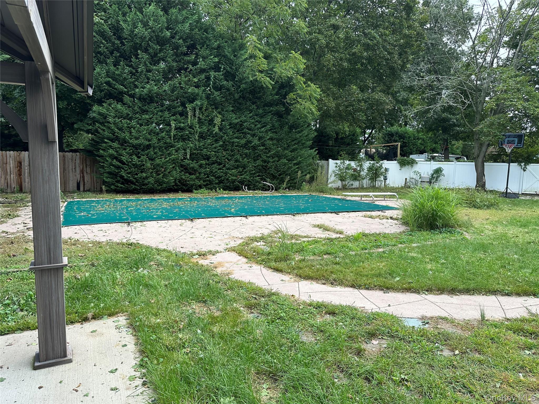 1385 Gardiner Drive — photo 16