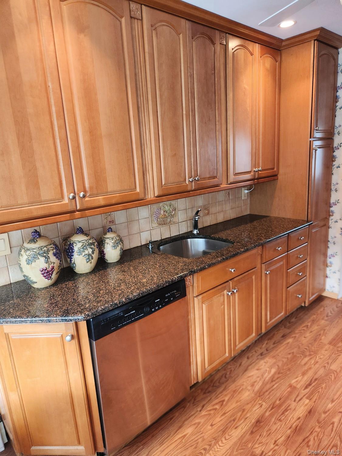7 Bertlee Drive — photo 3