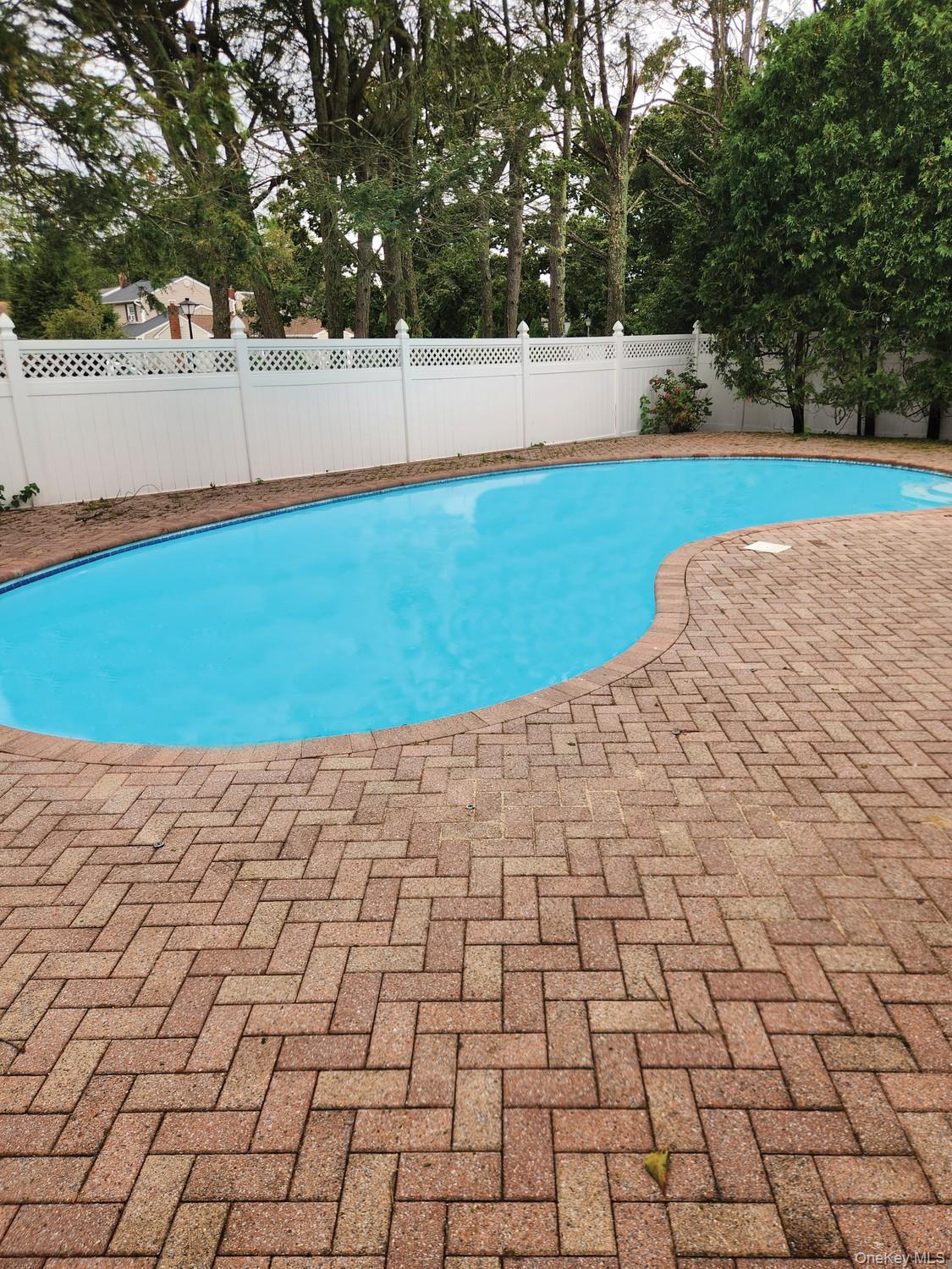 7 Bertlee Drive, Huntington Station