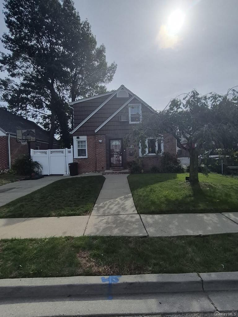 204 Wellington Road, Hempstead