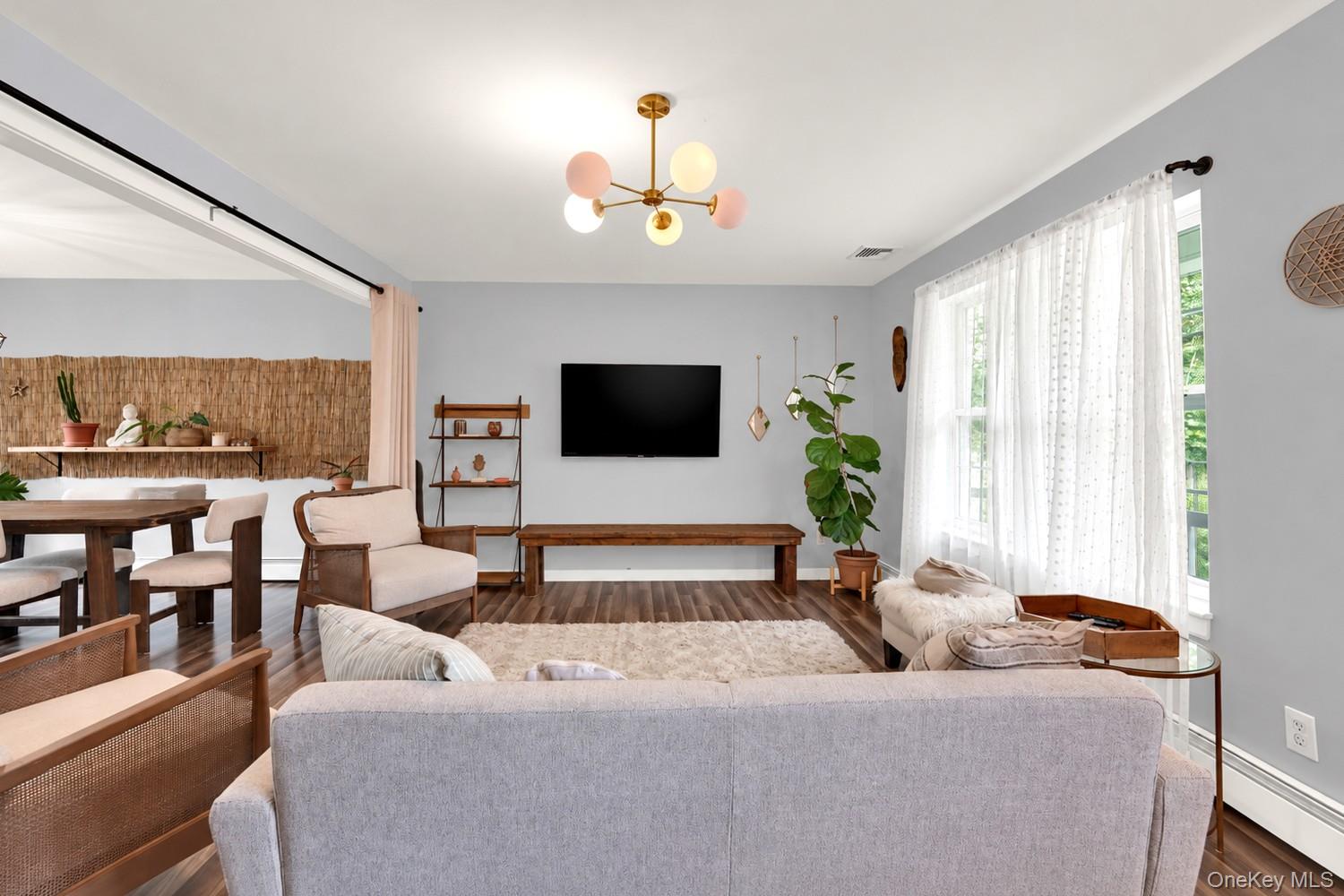 22 Logan Place — photo 2