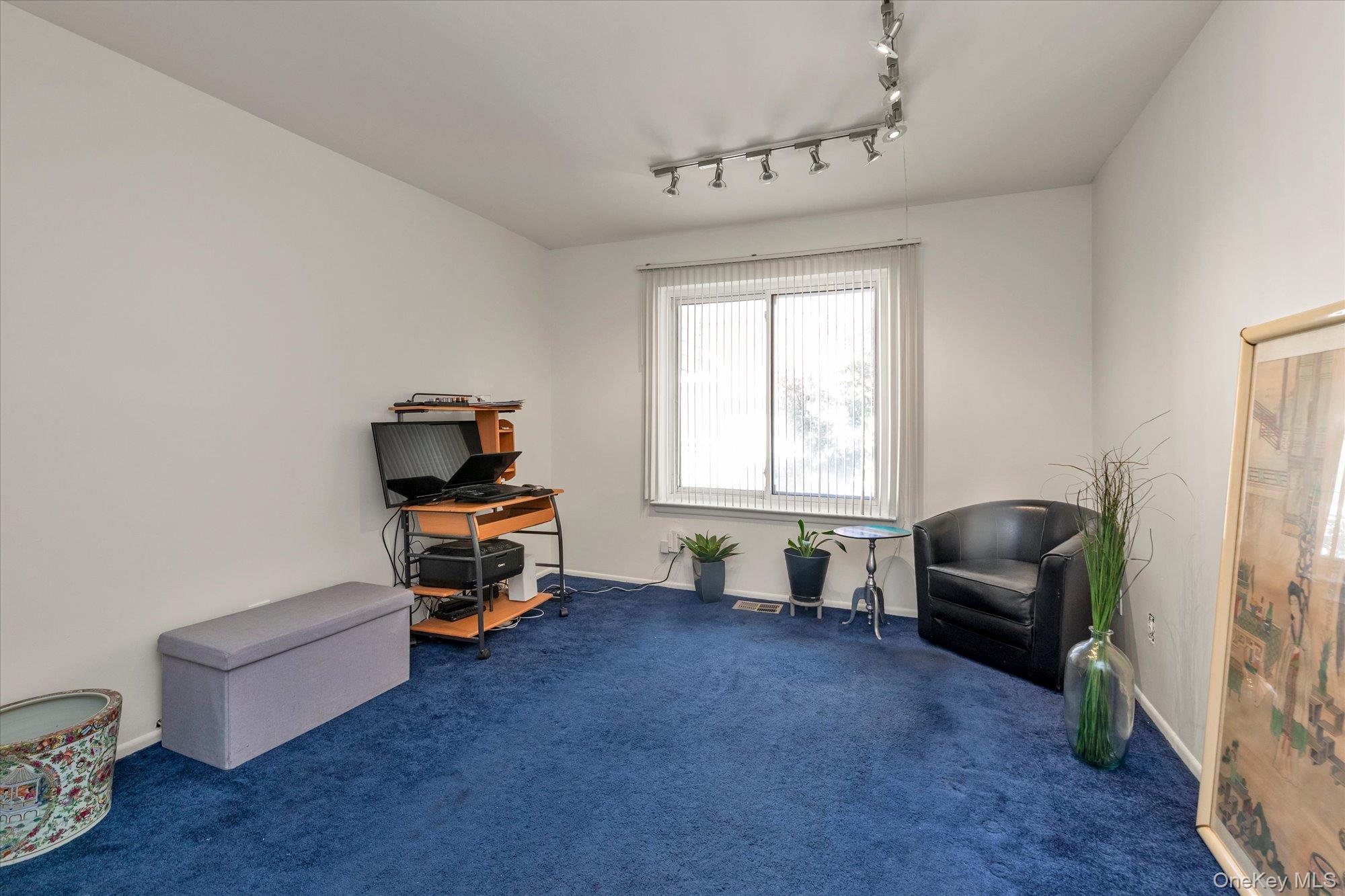 82 Alhambra Drive — photo 15
