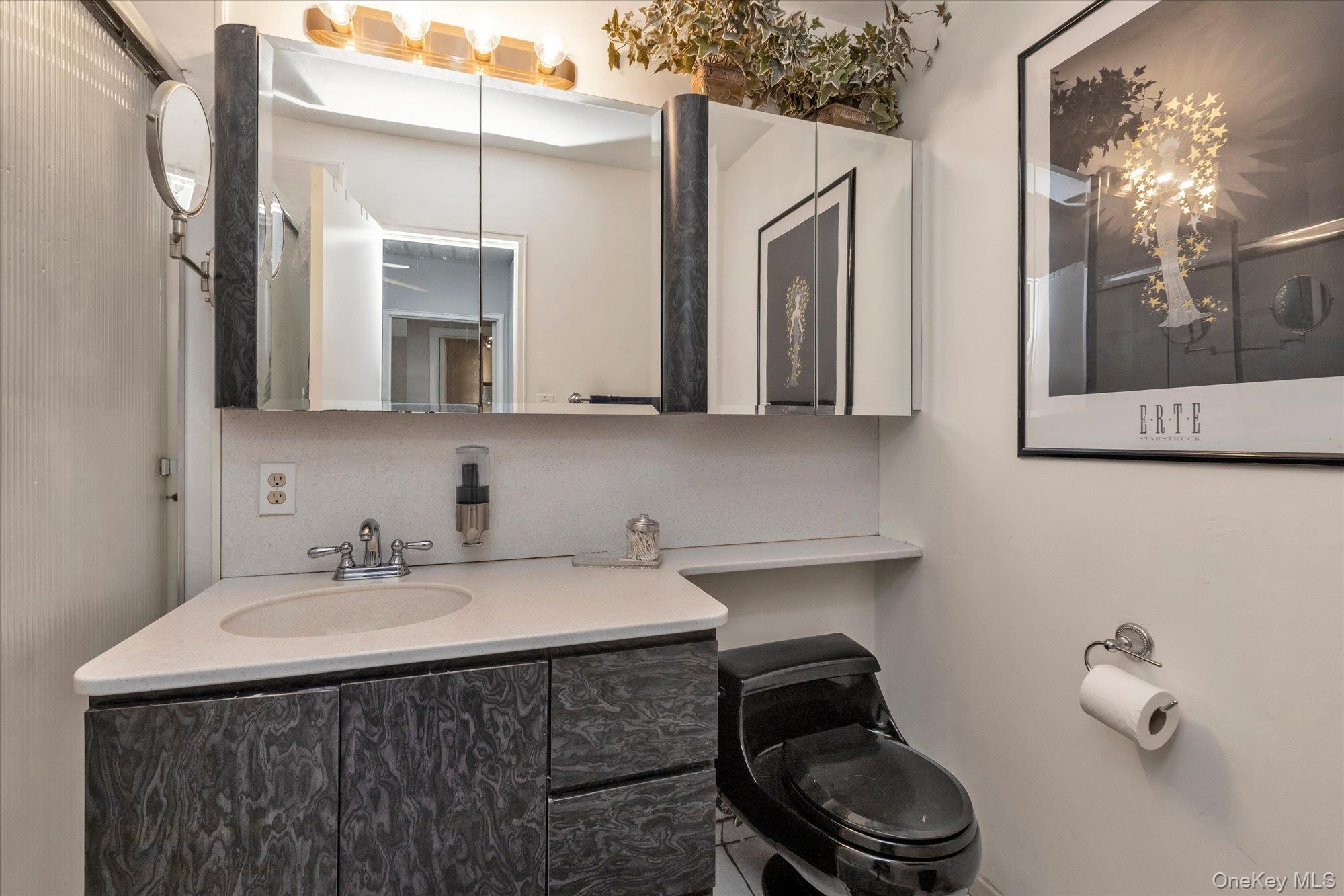 82 Alhambra Drive — photo 16